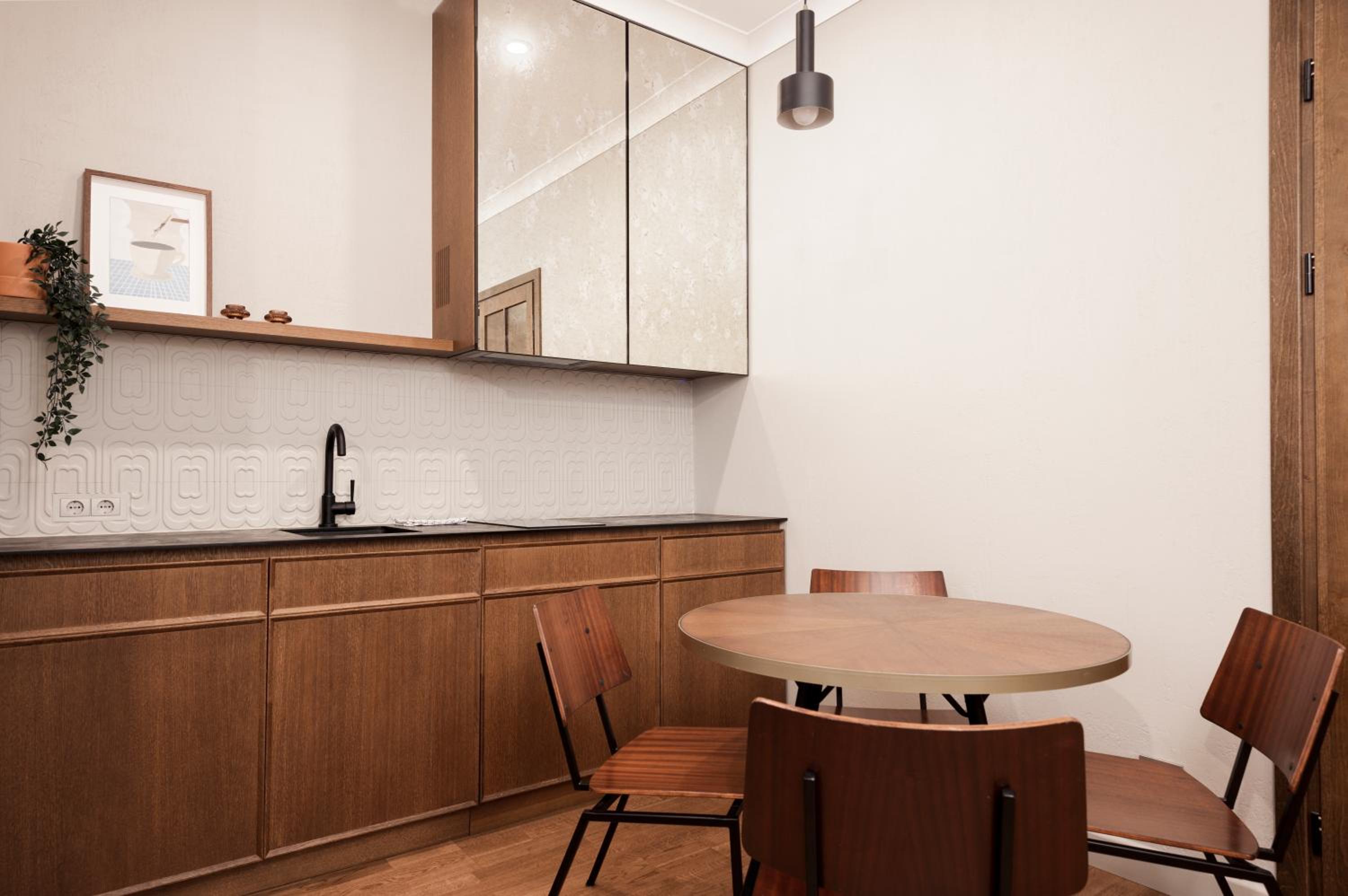 Kaunas Town Hall Apartment 5 by URBAN RENT