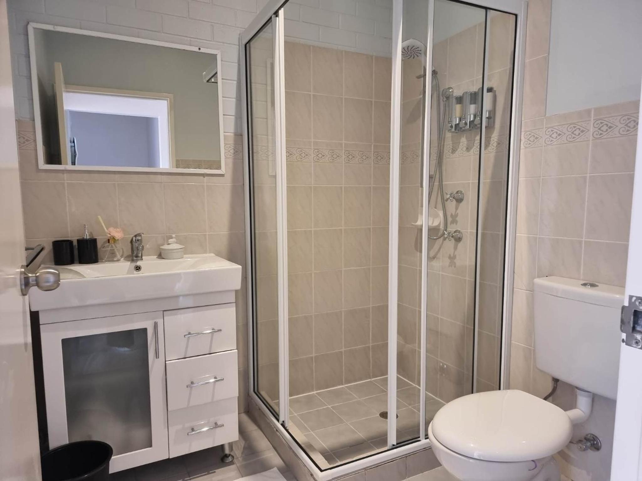 Tuggeranong Short Stay #07 - Sleeps 6