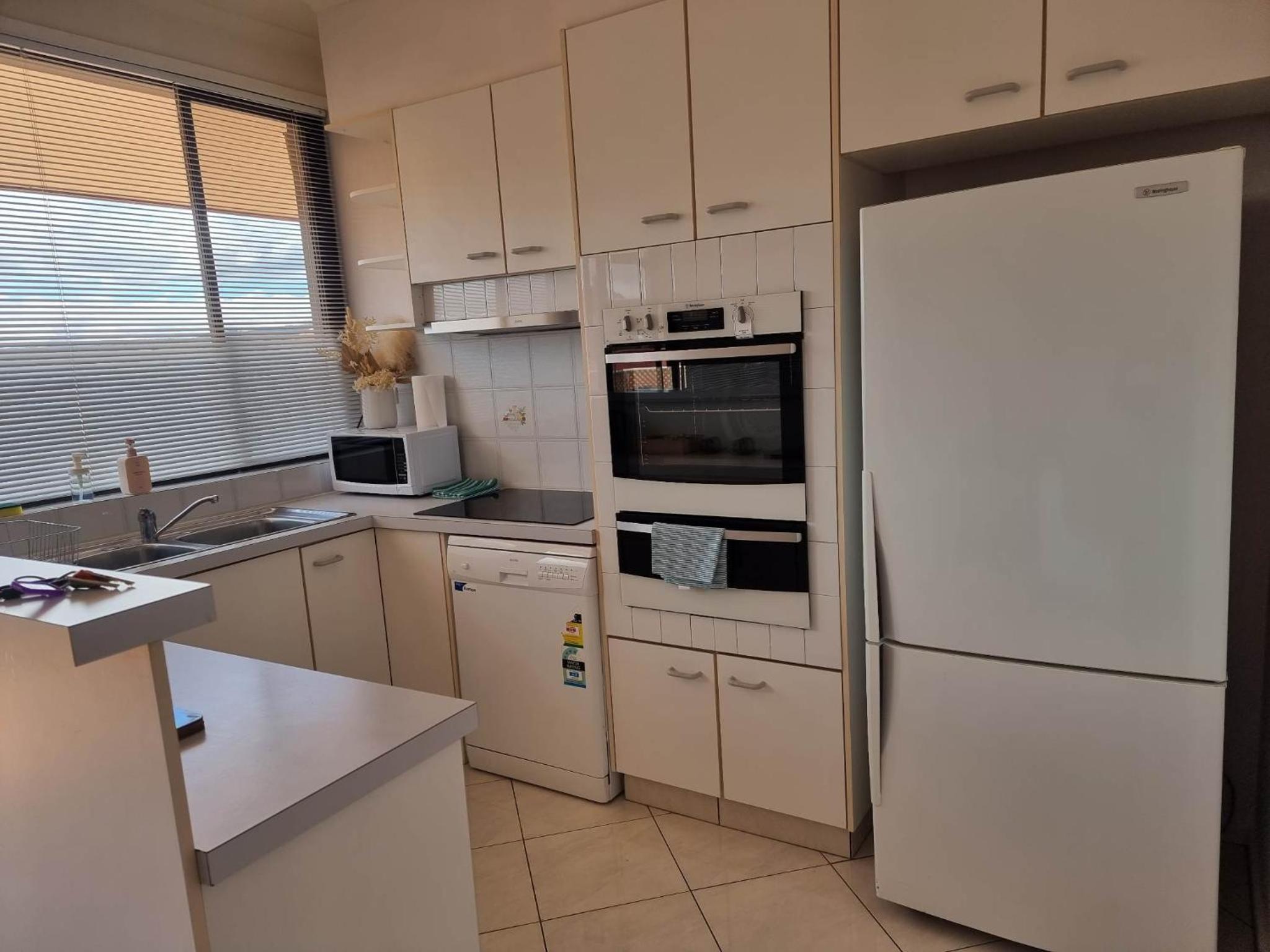 Tuggeranong Short Stay #07 - Sleeps 6