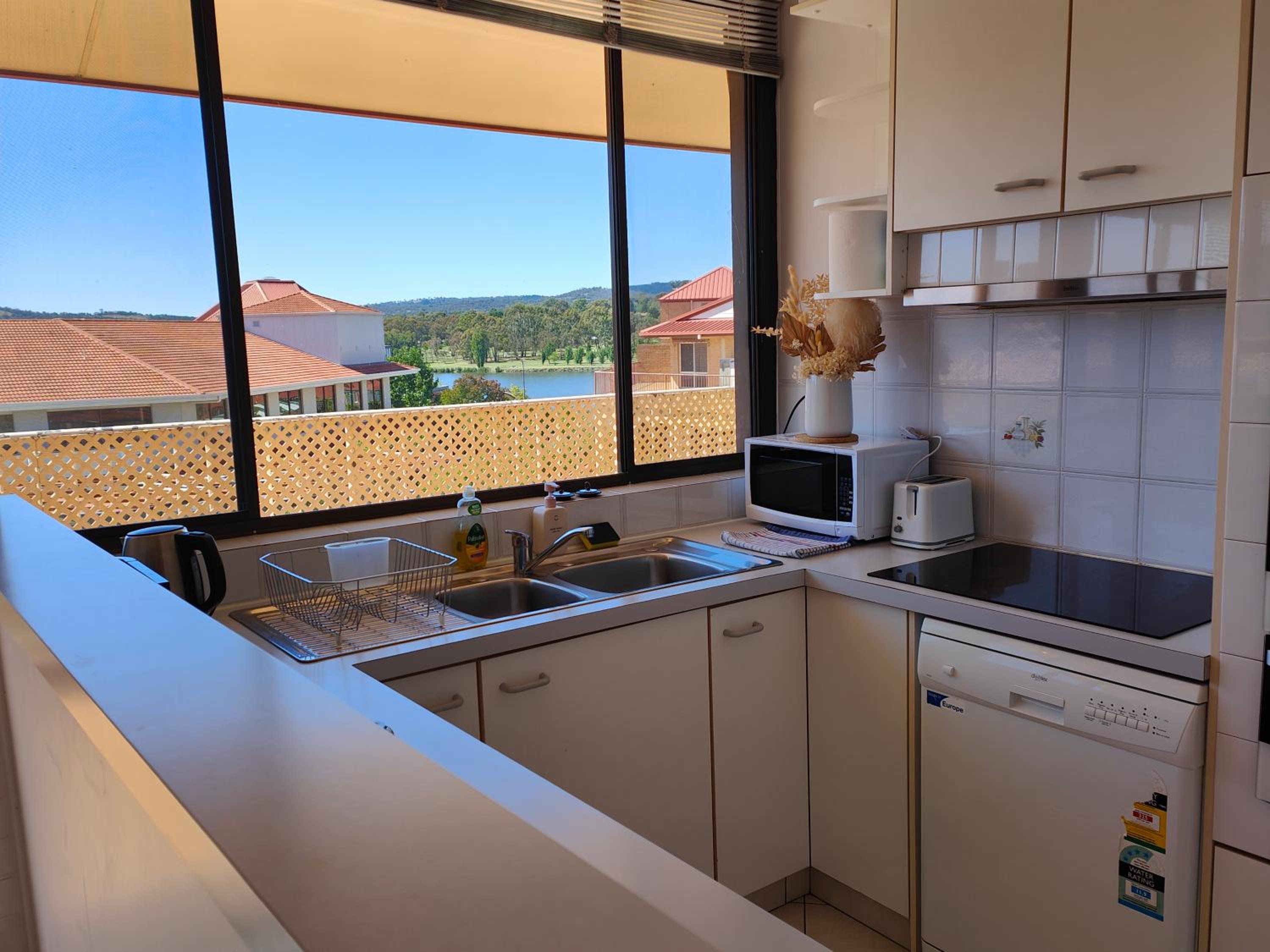 Tuggeranong Short Stay #07 - Sleeps 6
