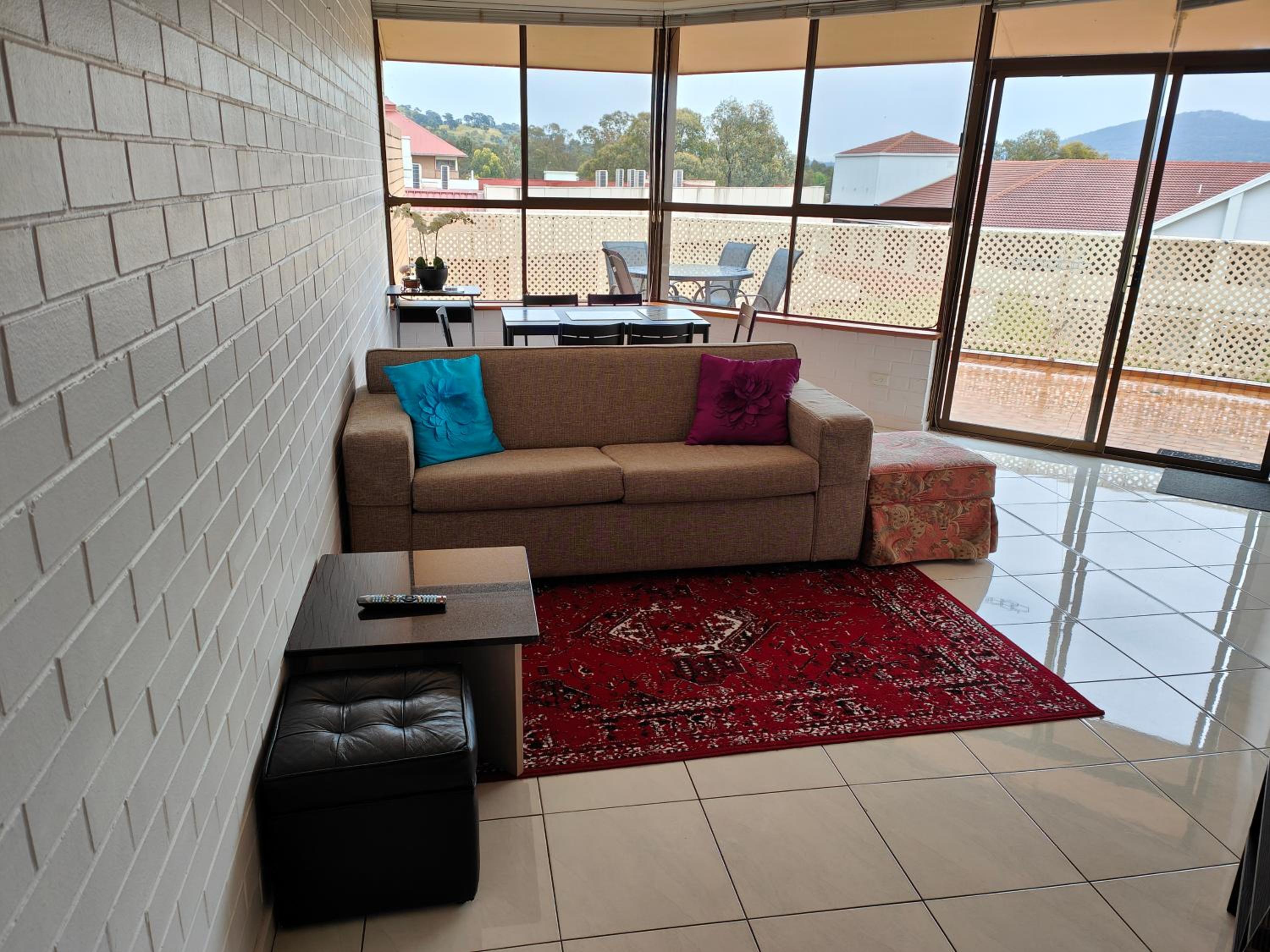 Tuggeranong Short Stay #07 - Sleeps 6