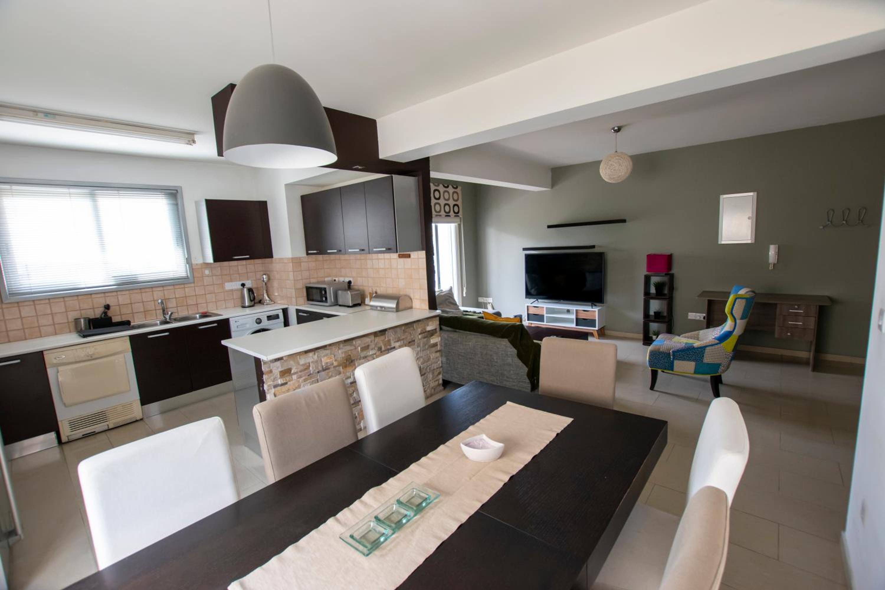 Glabur Stays - The Executive 2 BDR - Nicosia City, Free Parking & Wifi, Welcomes You!!!
