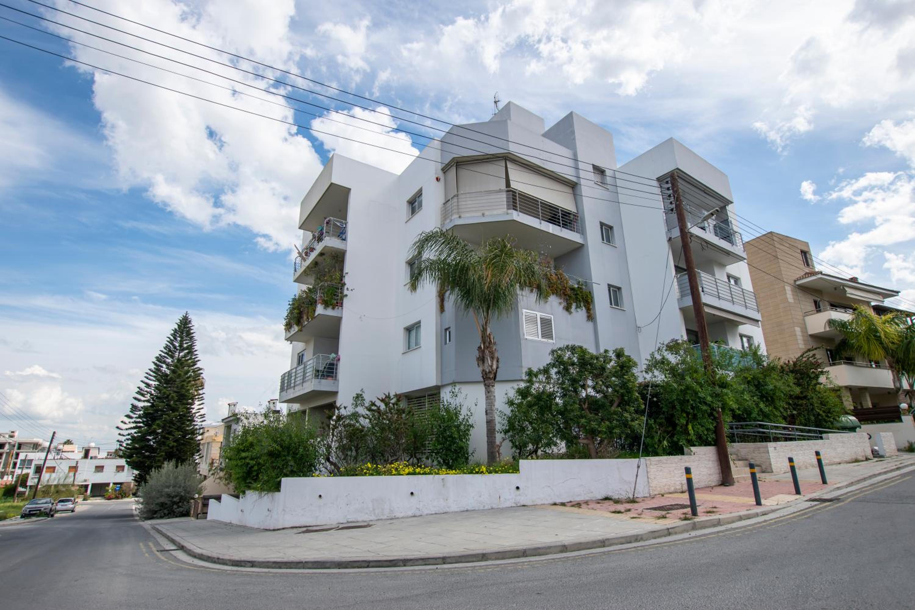 Glabur Stays - The Executive 2 BDR - Nicosia City, Free Parking & Wifi, Welcomes You!!!