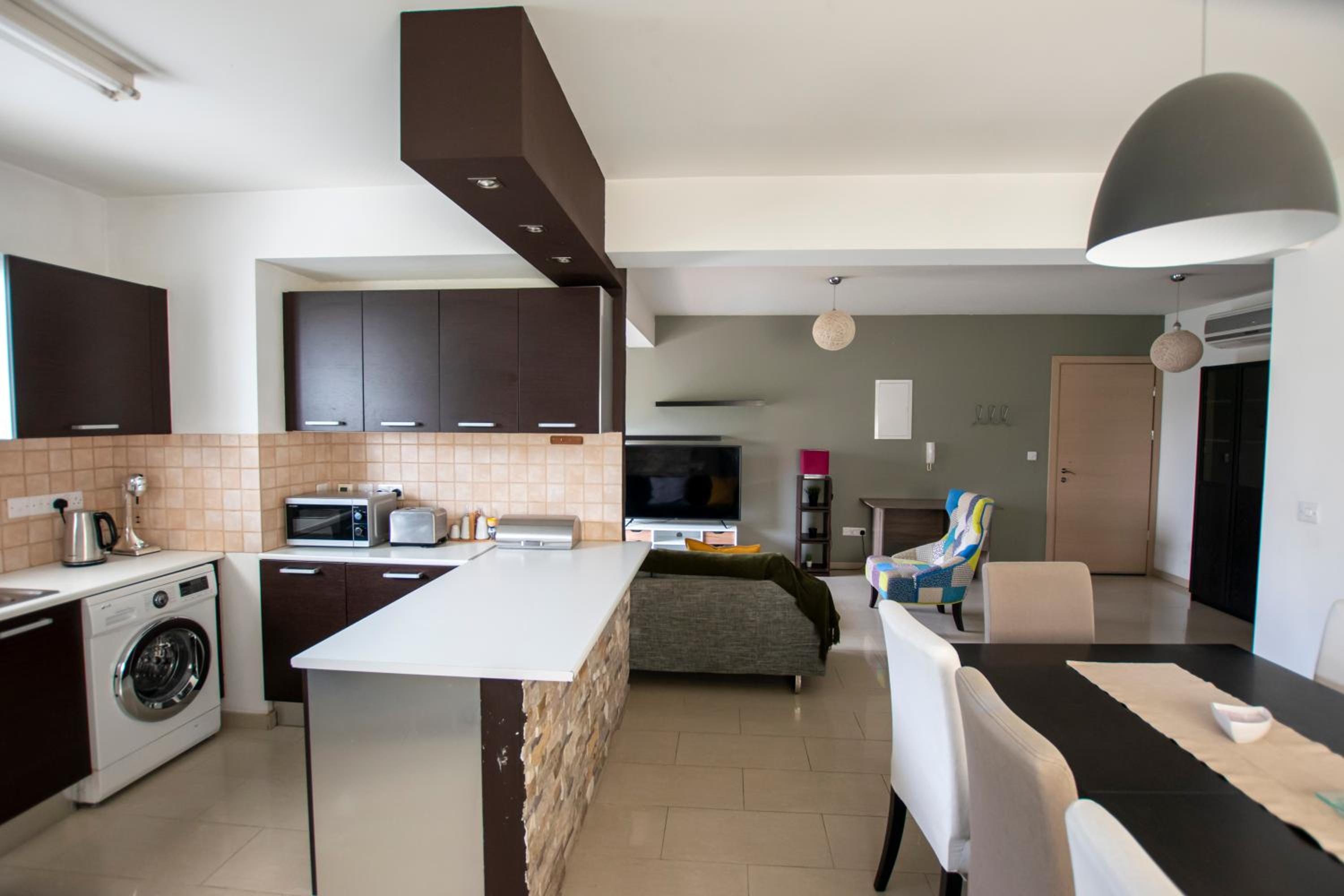 Glabur Stays - The Executive 2 BDR - Nicosia City, Free Parking & Wifi, Welcomes You!!!