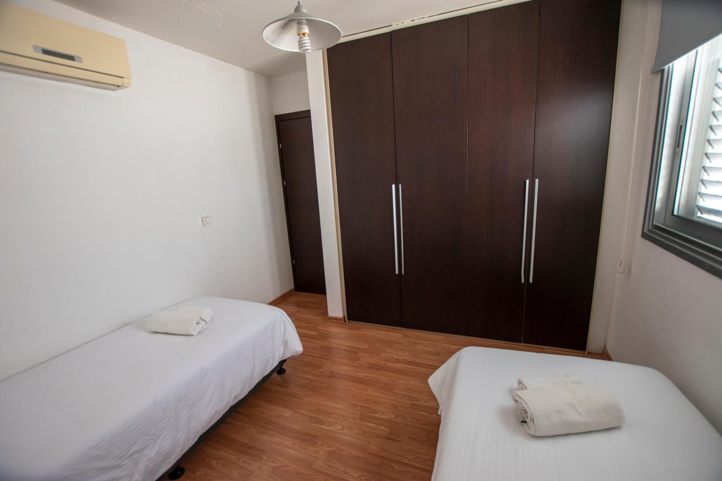 Glabur Stays - The Executive 2 BDR - Nicosia City, Free Parking & Wifi, Welcomes You!!!