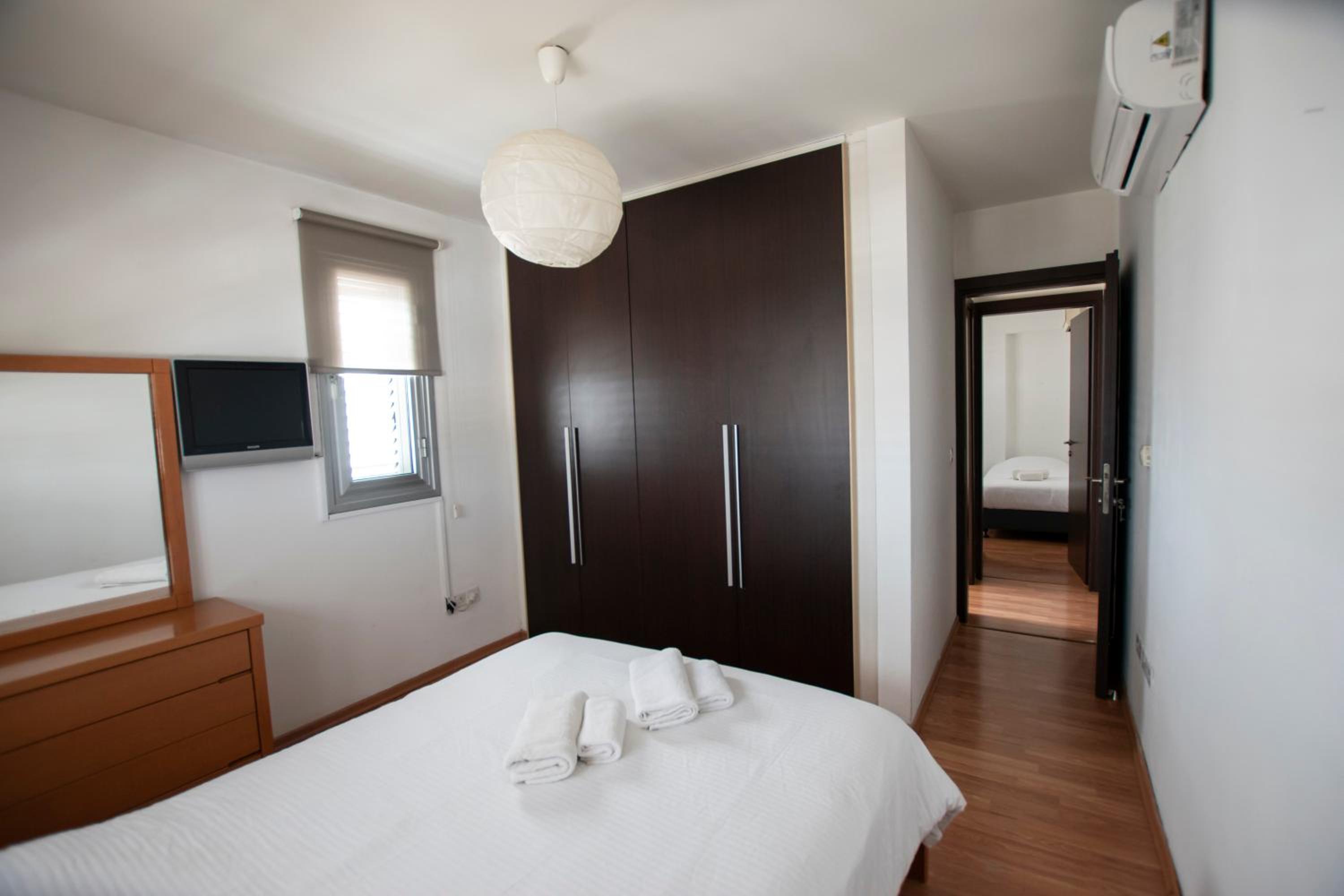 Glabur Stays - The Executive 2 BDR - Nicosia City, Free Parking & Wifi, Welcomes You!!!
