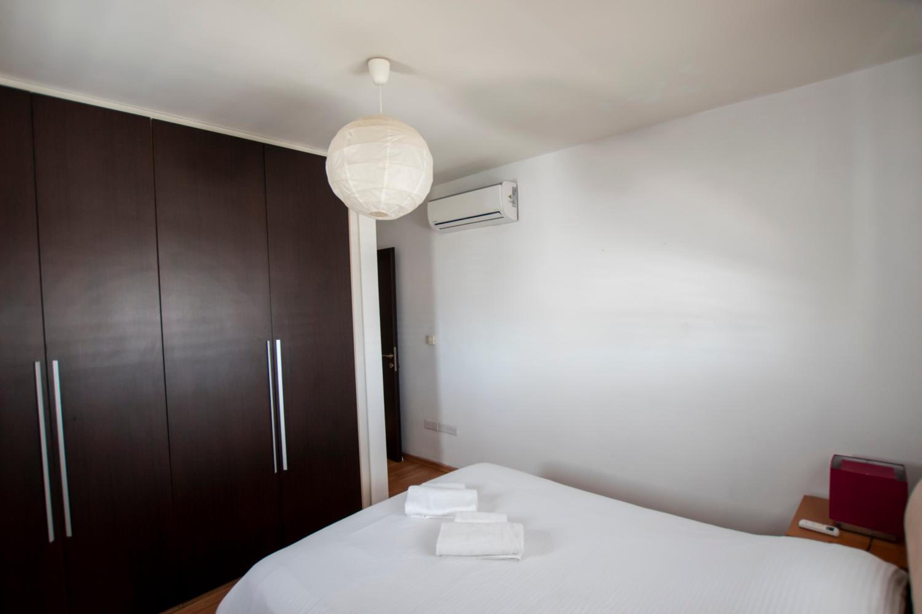 Glabur Stays - The Executive 2 BDR - Nicosia City, Free Parking & Wifi, Welcomes You!!!