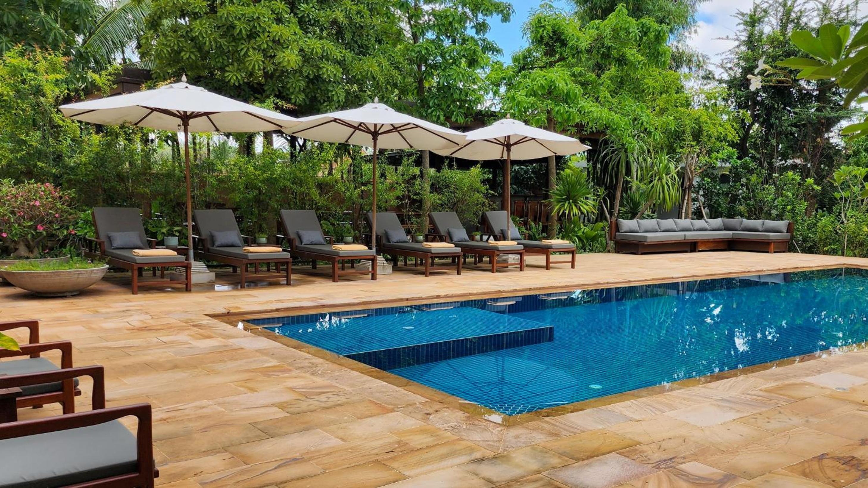 Villa Leakhena - Private Luxury Colonial Style 12 Bedrooms Pool Villa view 4