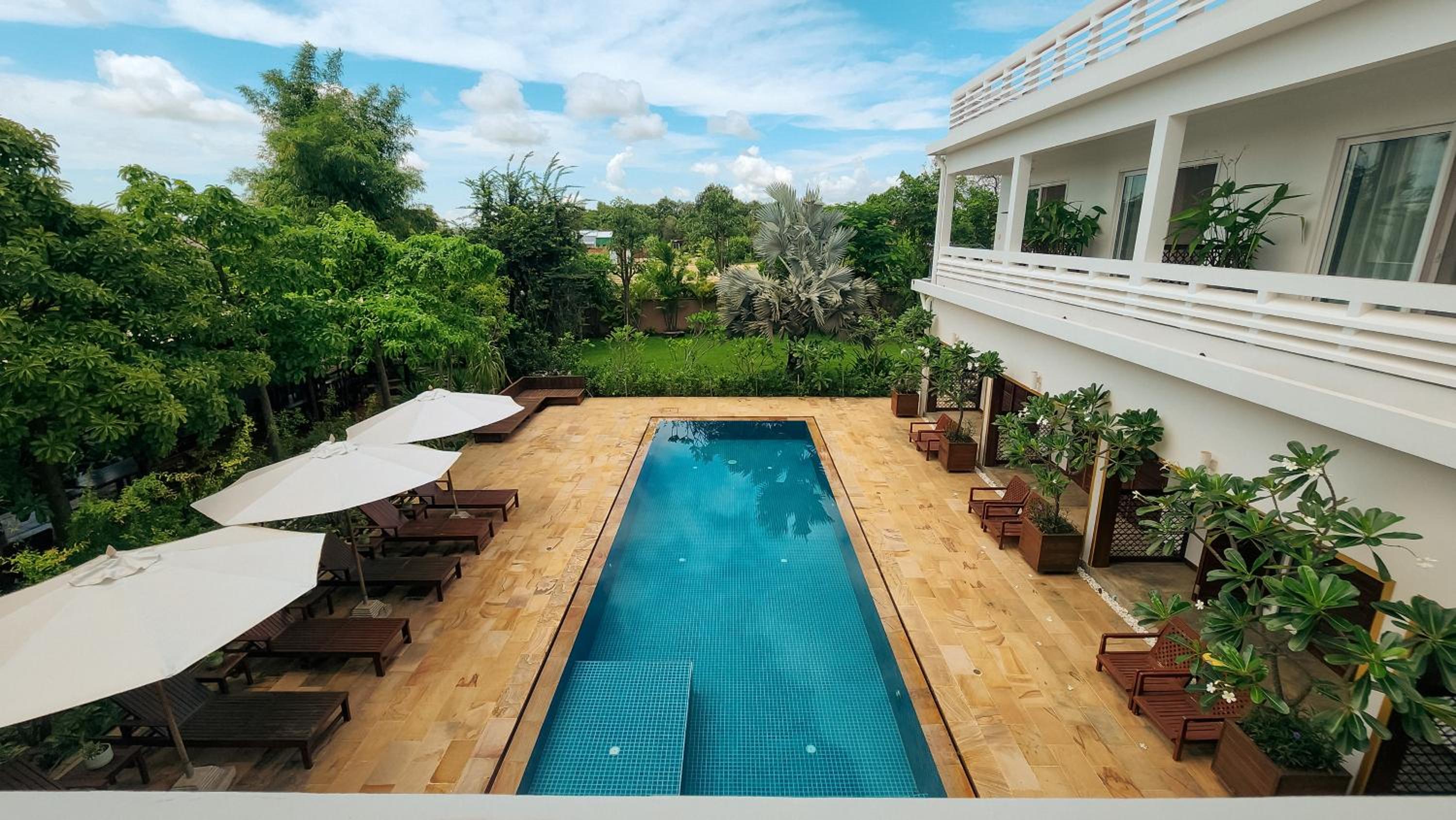 Villa Leakhena - Private Luxury Colonial Style 12 Bedrooms Pool Villa view 5