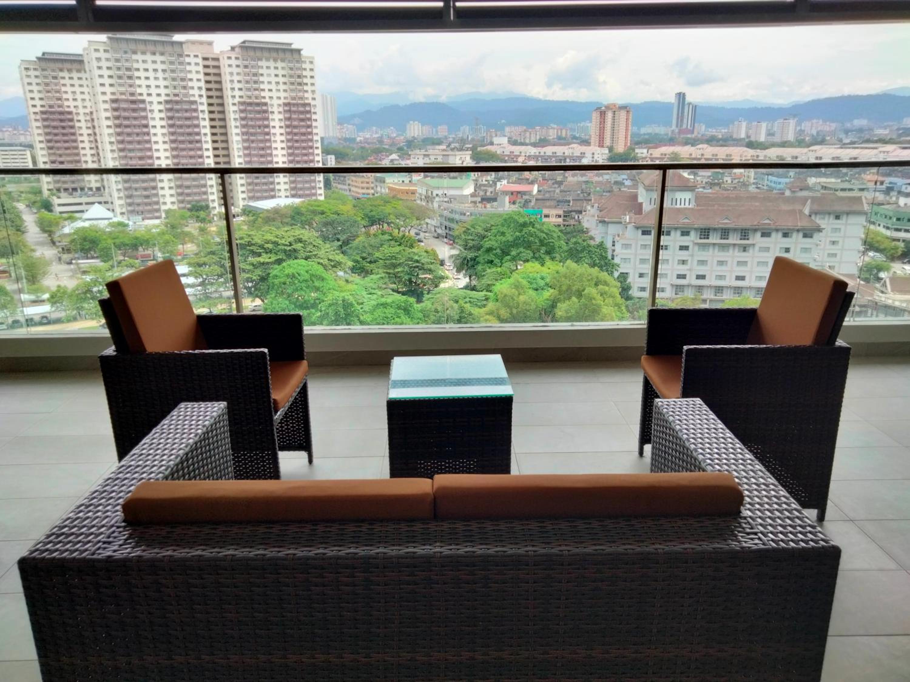 Lav Un Service Suite KL by HomeBrickz