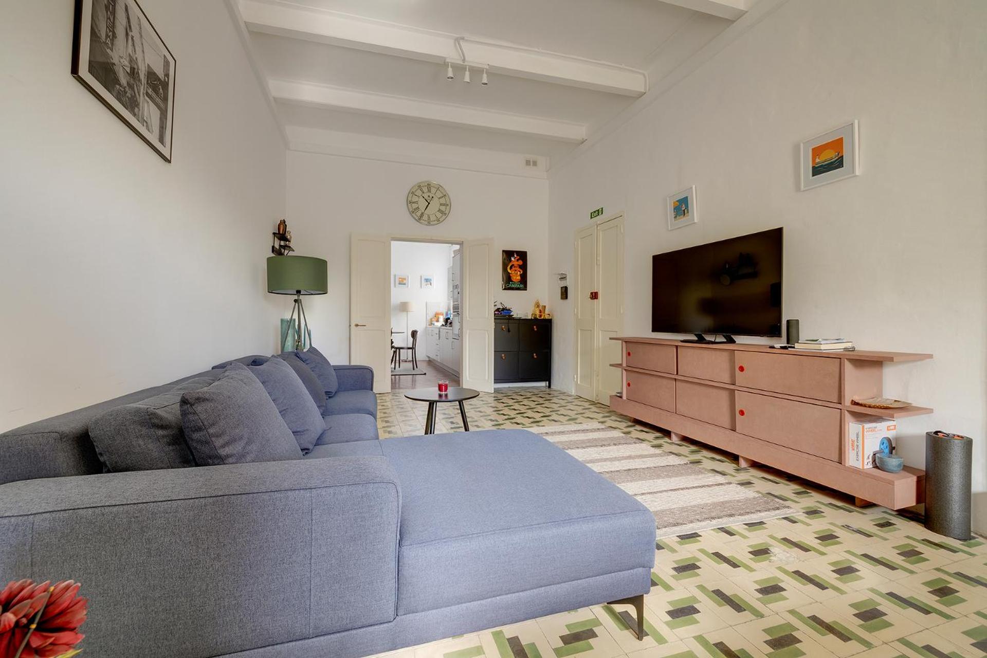 Stylish Apartment steps from the Capital view 2