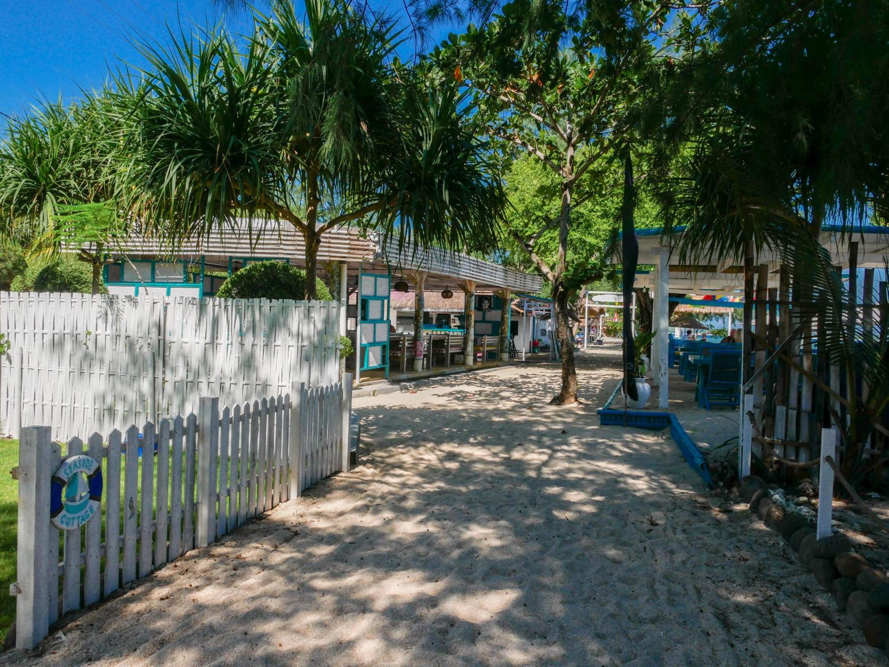 Seaside Cottage, Gili Air view 5