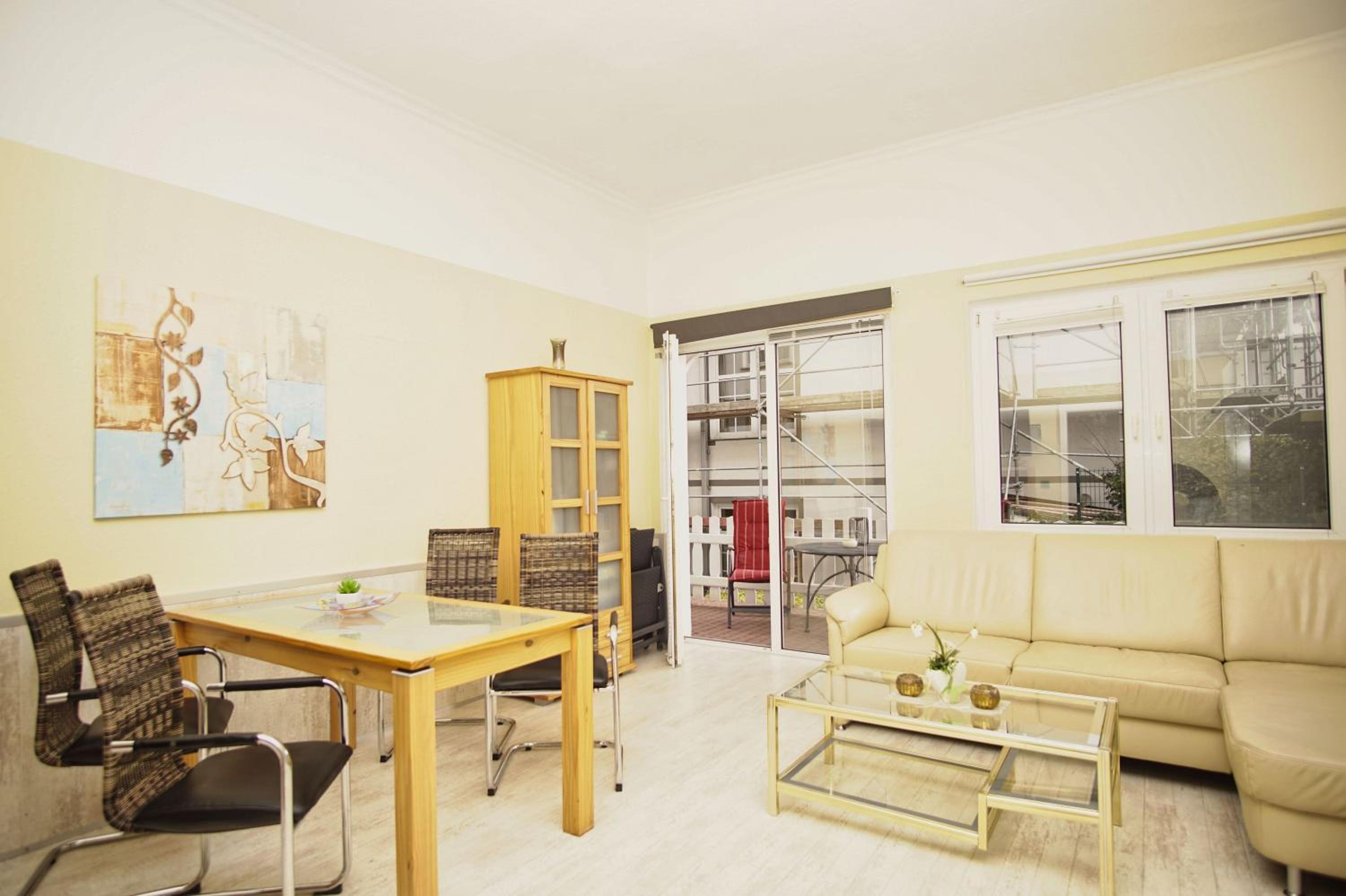 ruhige Lage mit Terrasse, gratis Nutzung vom AHOI Erlebnisbad und Sauna in Sellin - Villa Käthe FeWo 03