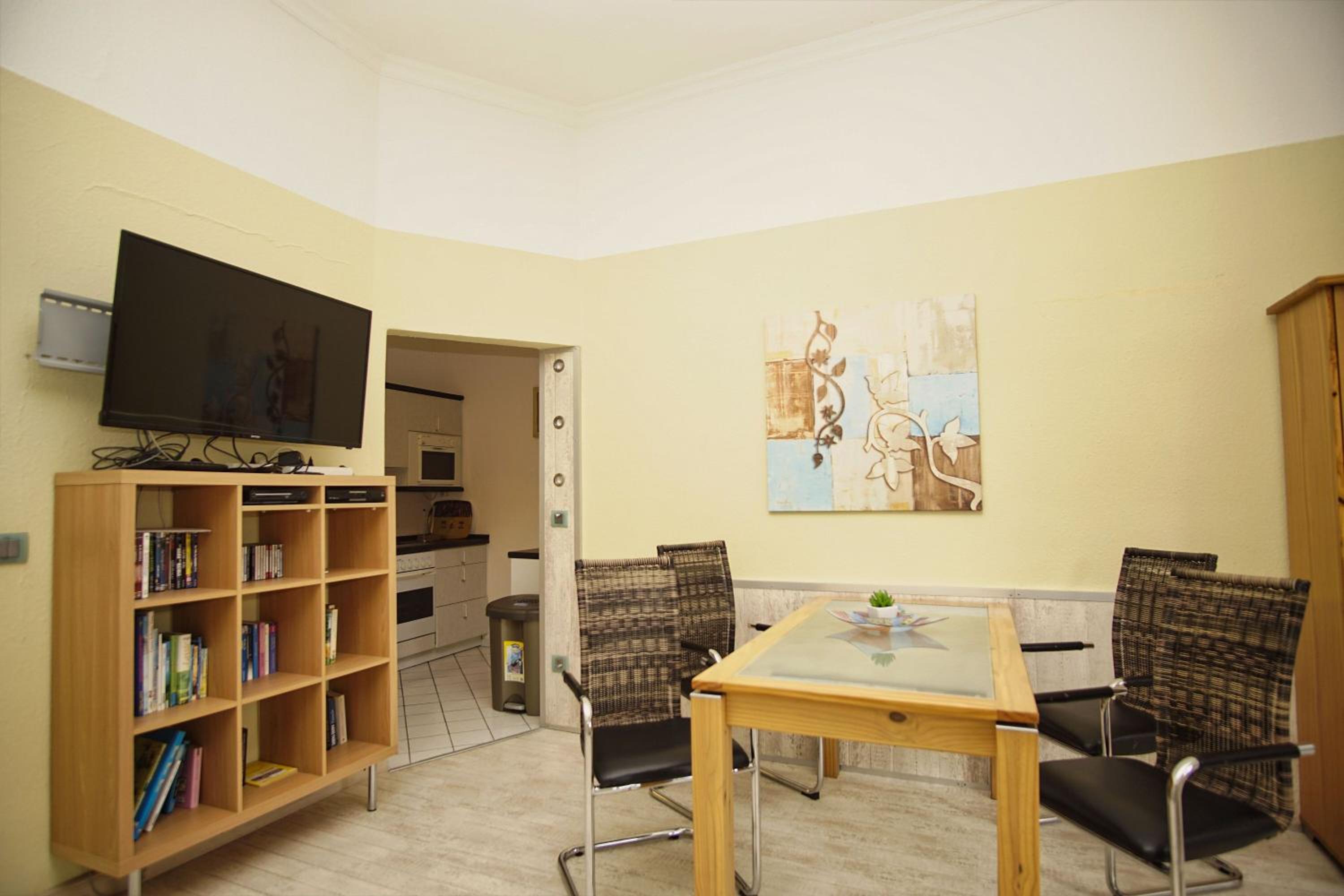 ruhige Lage mit Terrasse, gratis Nutzung vom AHOI Erlebnisbad und Sauna in Sellin - Villa Käthe FeWo 03