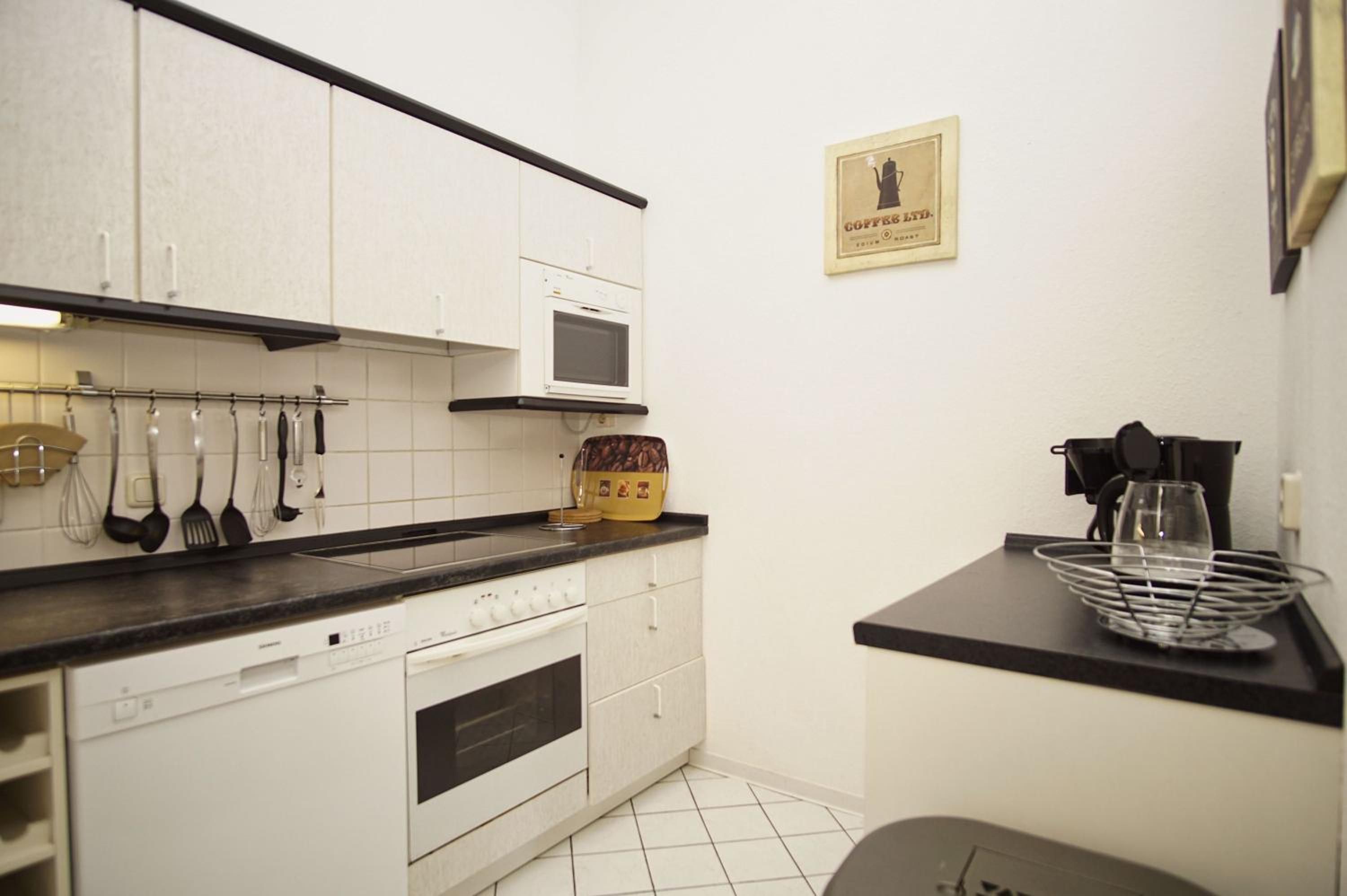 ruhige Lage mit Terrasse, gratis Nutzung vom AHOI Erlebnisbad und Sauna in Sellin - Villa Käthe FeWo 03