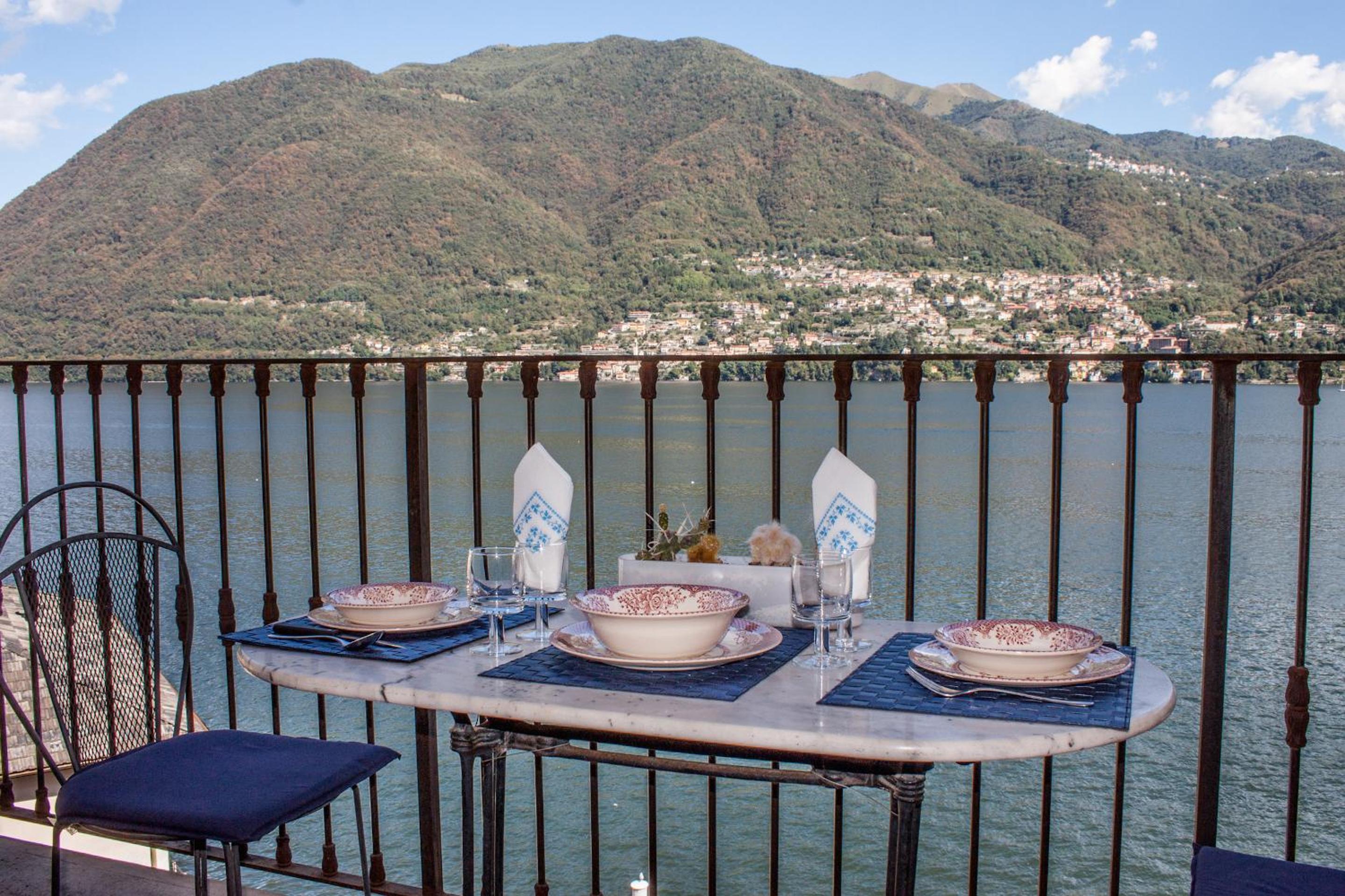 Paradise Suites At The Pier Of Brienno - The House Of Travelers photo 4