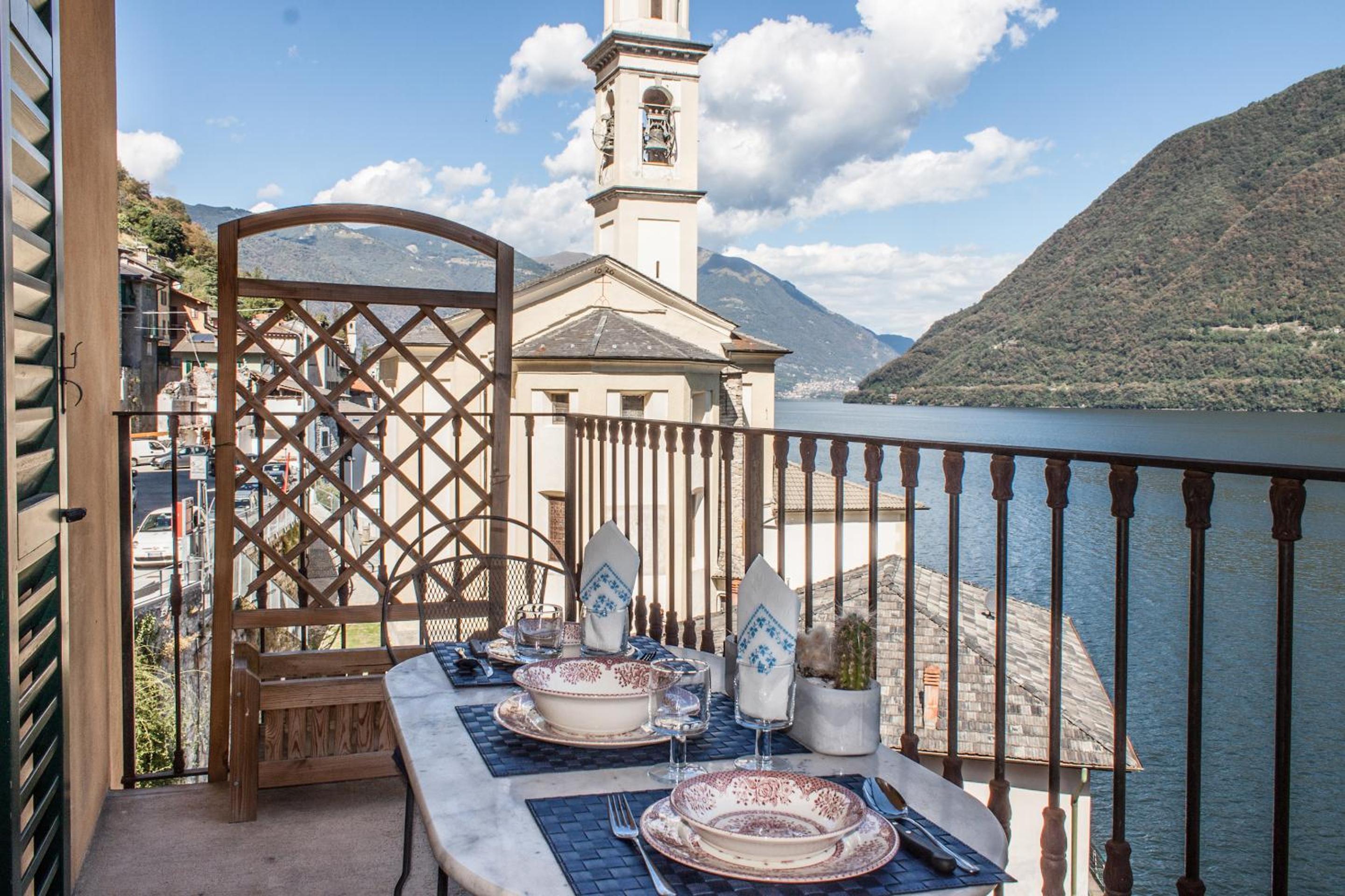 Paradise Suites At The Pier Of Brienno - The House Of Travelers photo 3