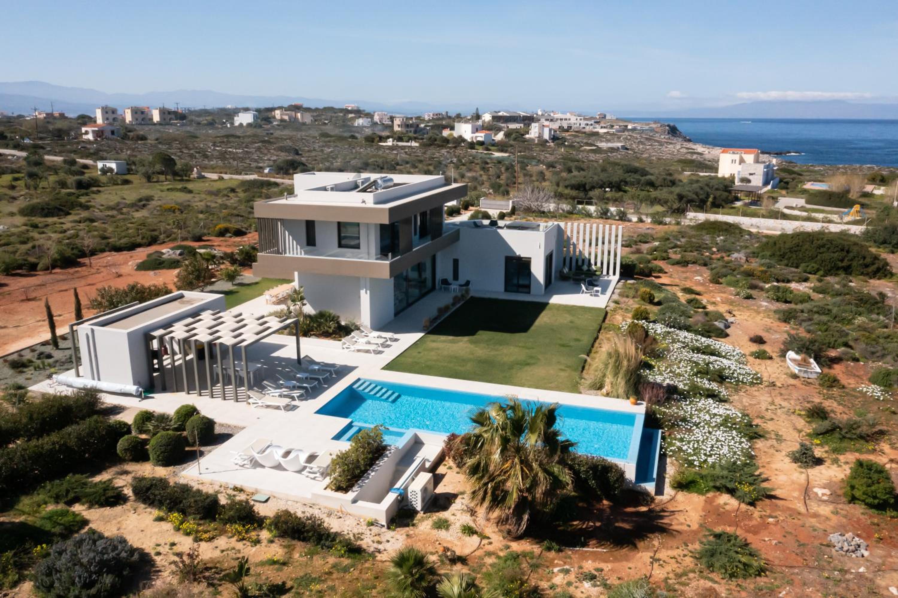 Villa Gardenia, villa de luxe avec piscine à débordement view 5