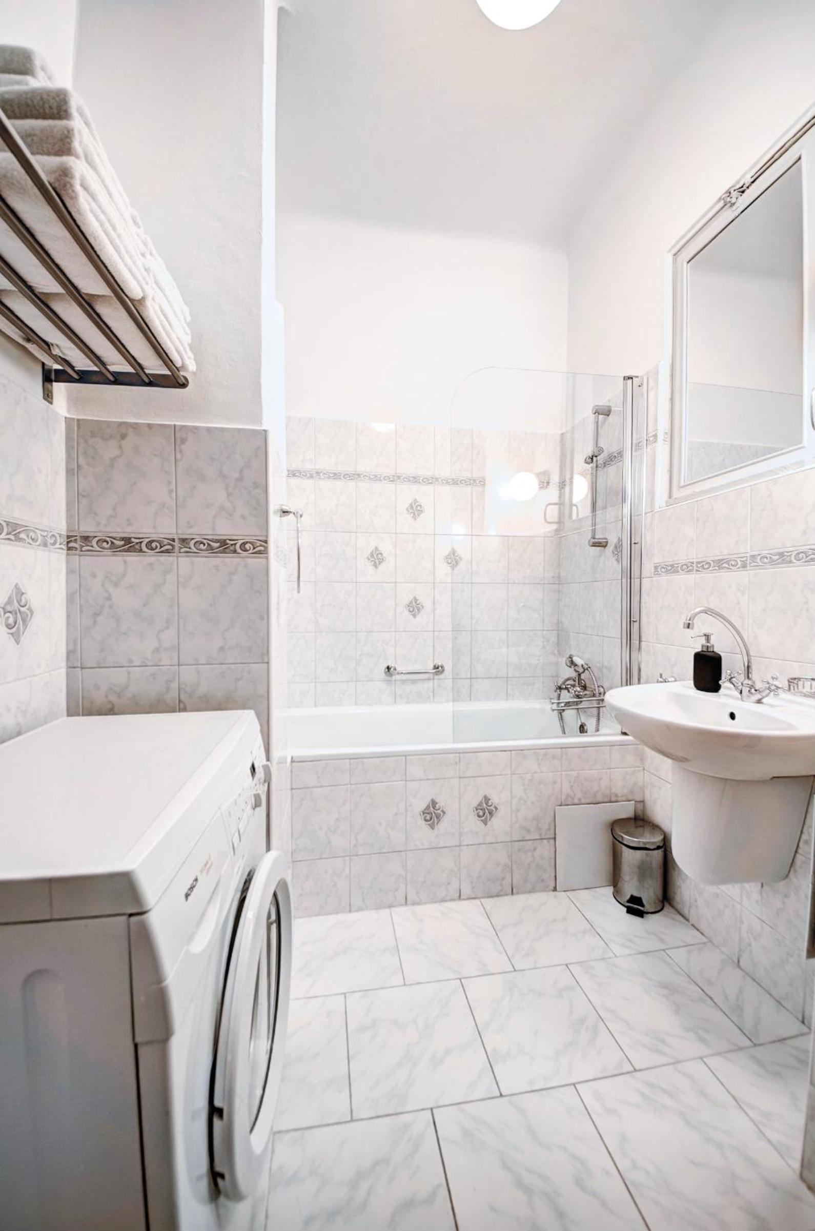 TurnKey I Vintage Terrace Apartment