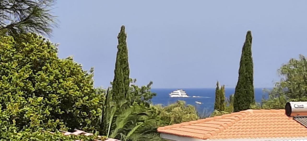 Latchi bay Evergreen villa resort