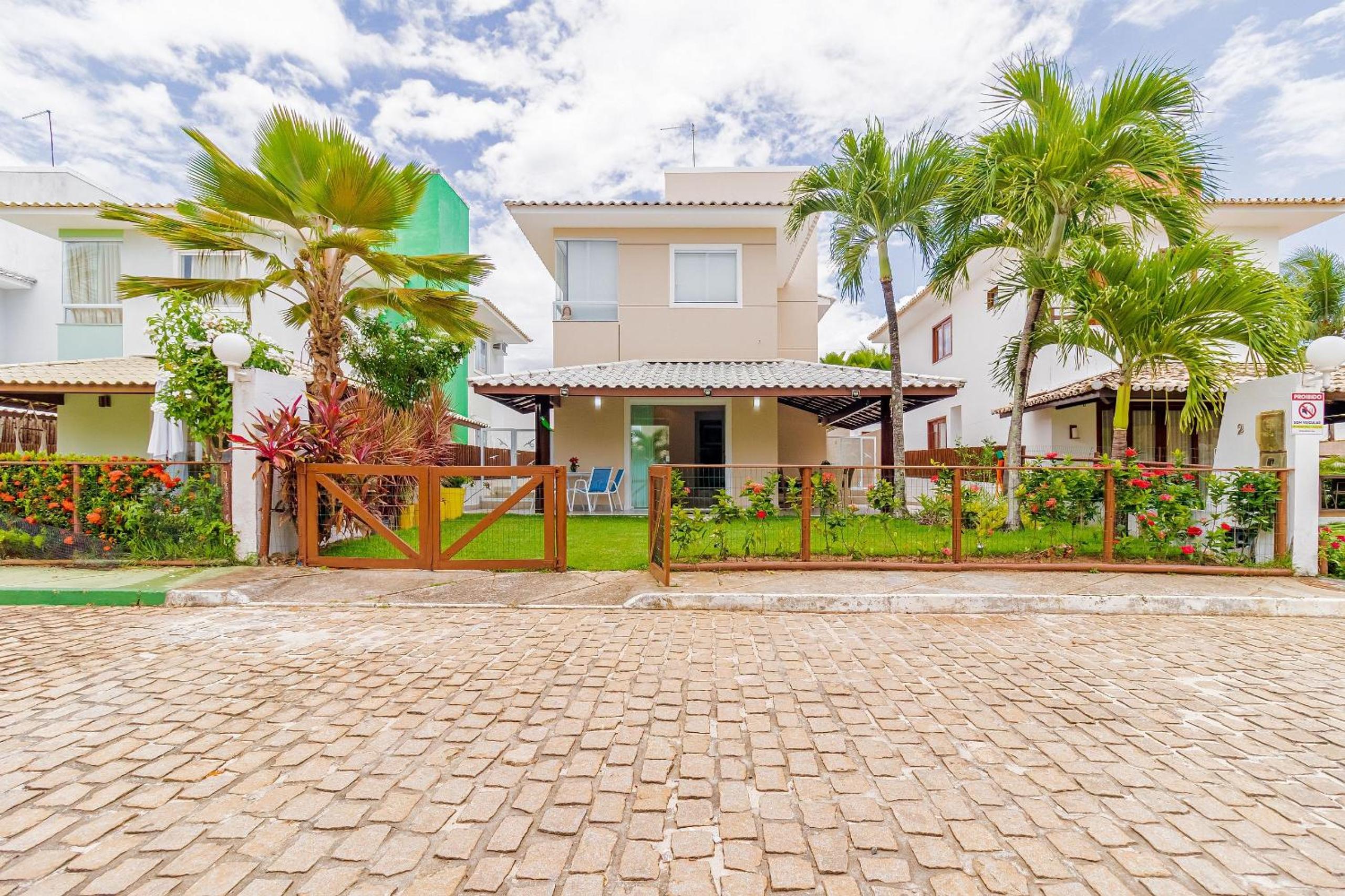 GB07 Great House 4 Suites with Pool in Guarajuba