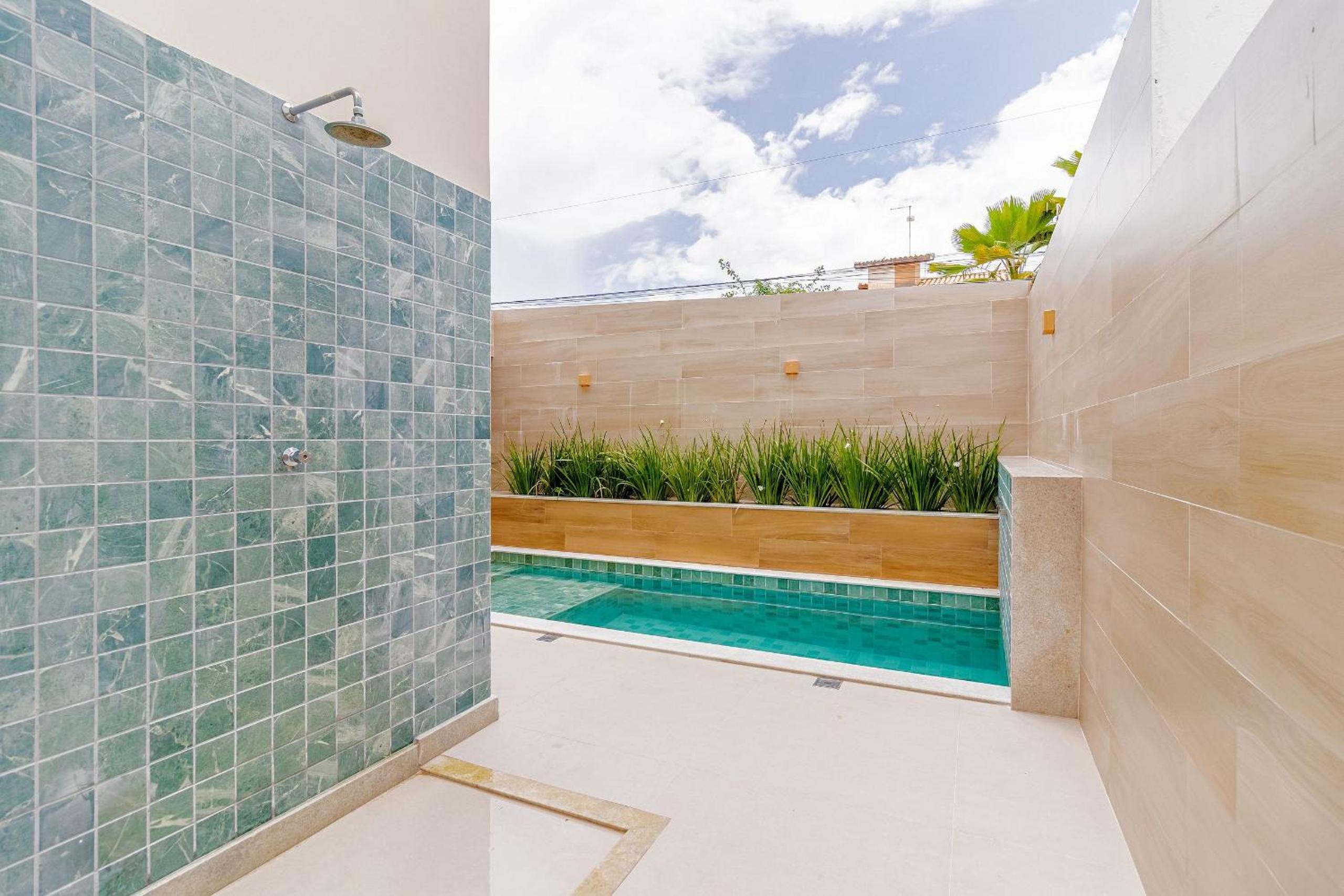 GB07 Great House 4 Suites with Pool in Guarajuba