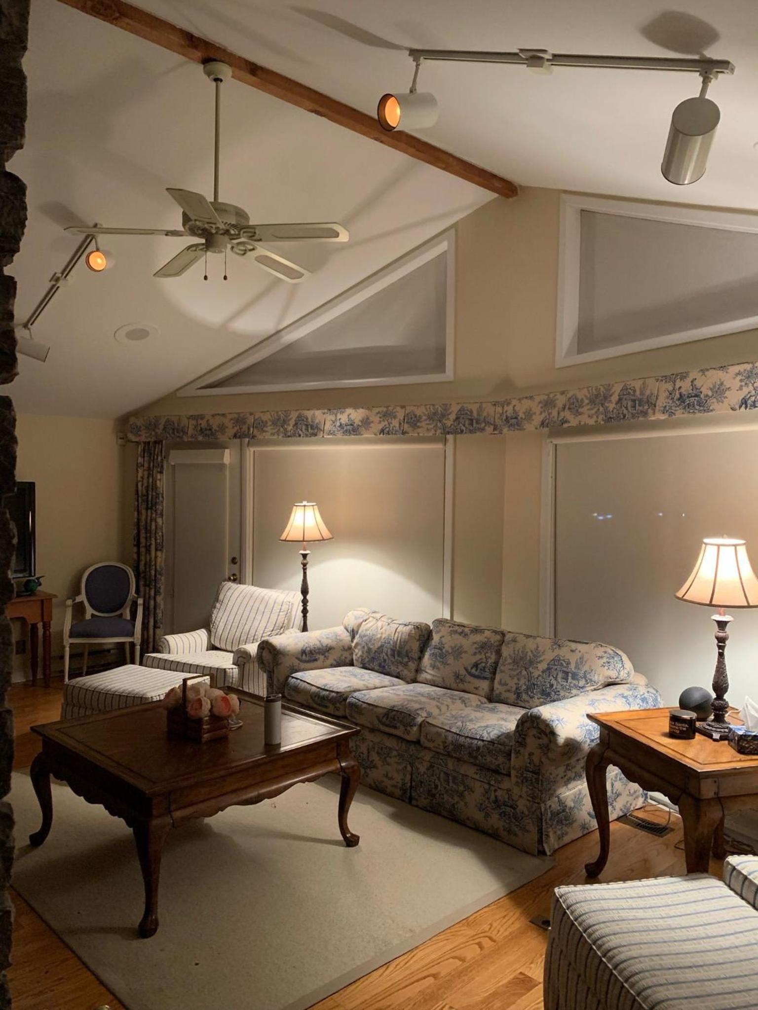 Waterfront Cottage 4 BD with Outdoor Dining, Fire Pite by GLOBALSTAY