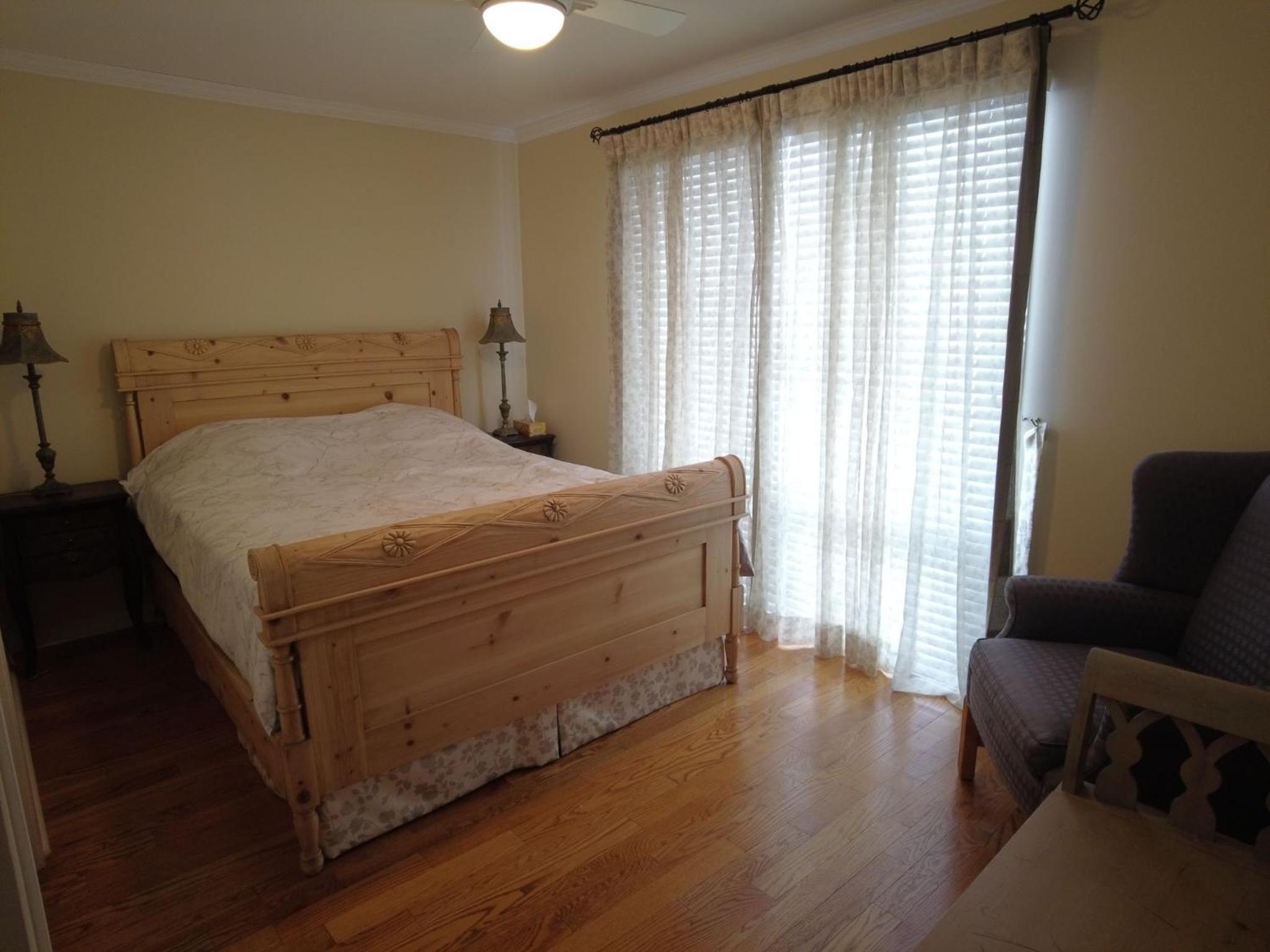 Waterfront Cottage 4 BD with Outdoor Dining, Fire Pite by GLOBALSTAY