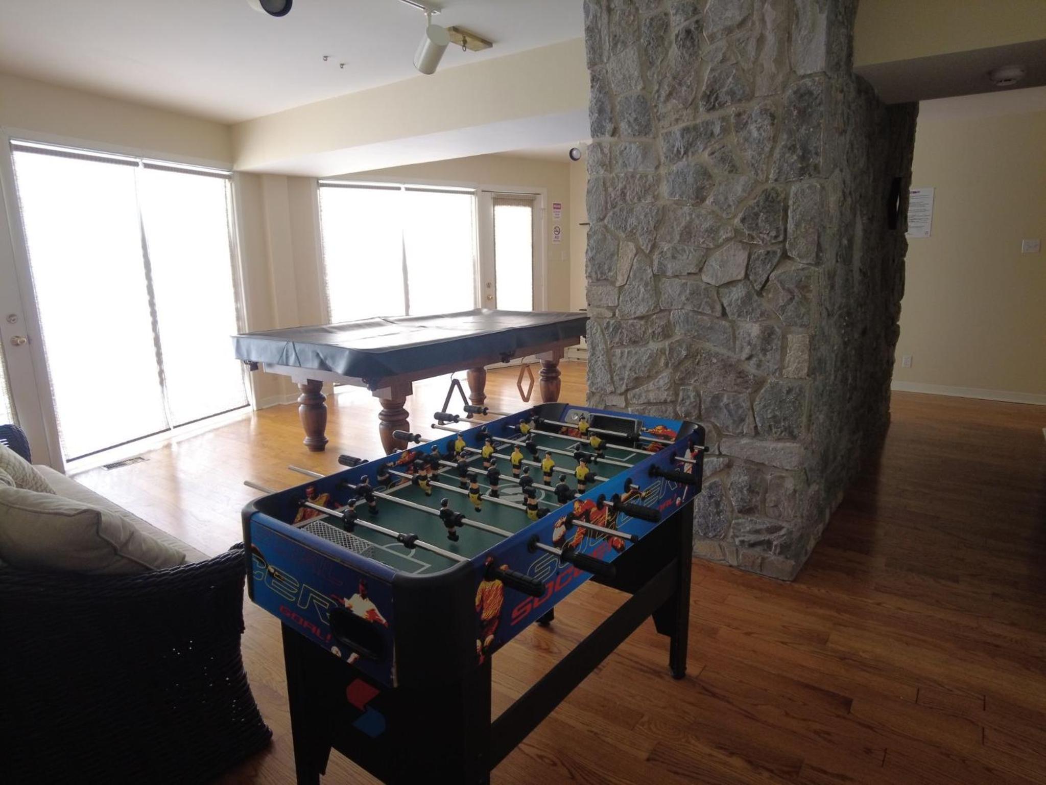 Waterfront Cottage 4 BD with Outdoor Dining, Fire Pite by GLOBALSTAY