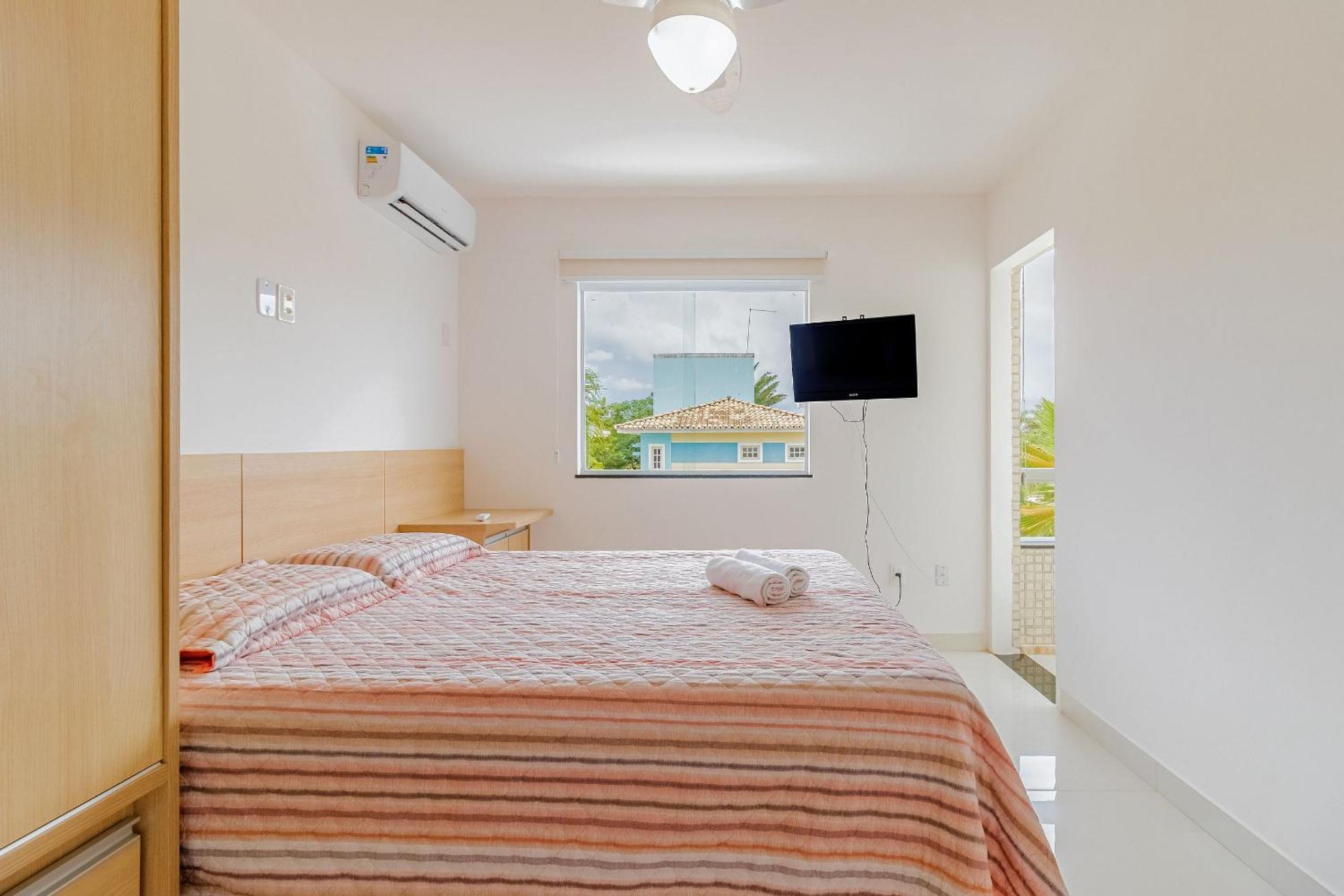 GB07 Great House 4 Suites with Pool in Guarajuba