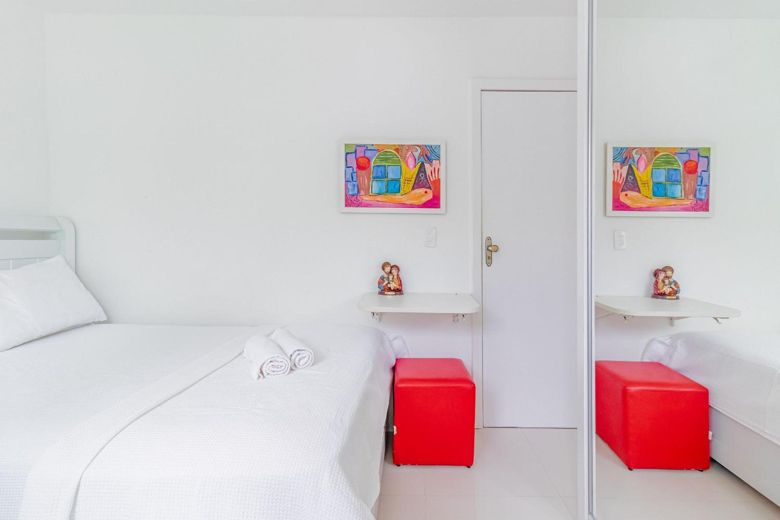 GB07 Great House 4 Suites with Pool in Guarajuba