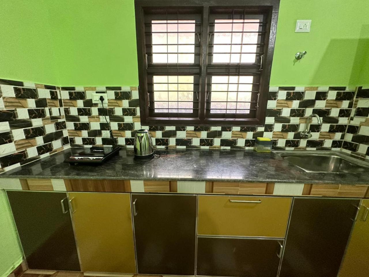 ISHRA SERVICE APARTMENTS view 4