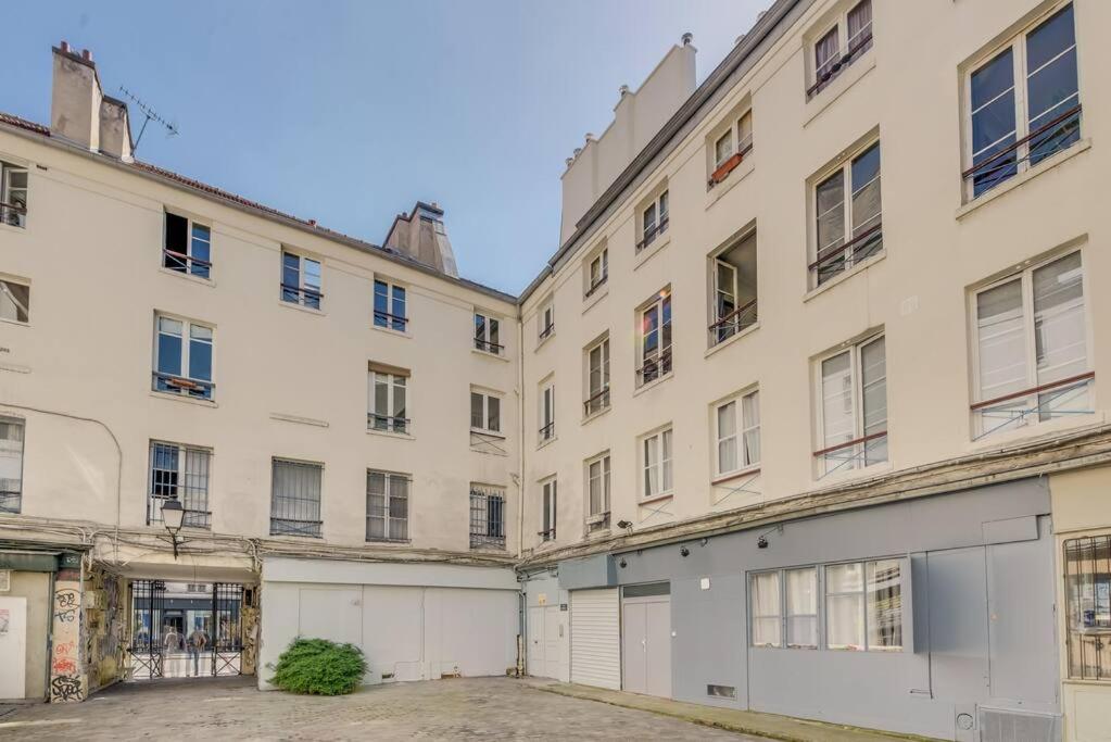 Beautiful Triplex in the Center of Paris