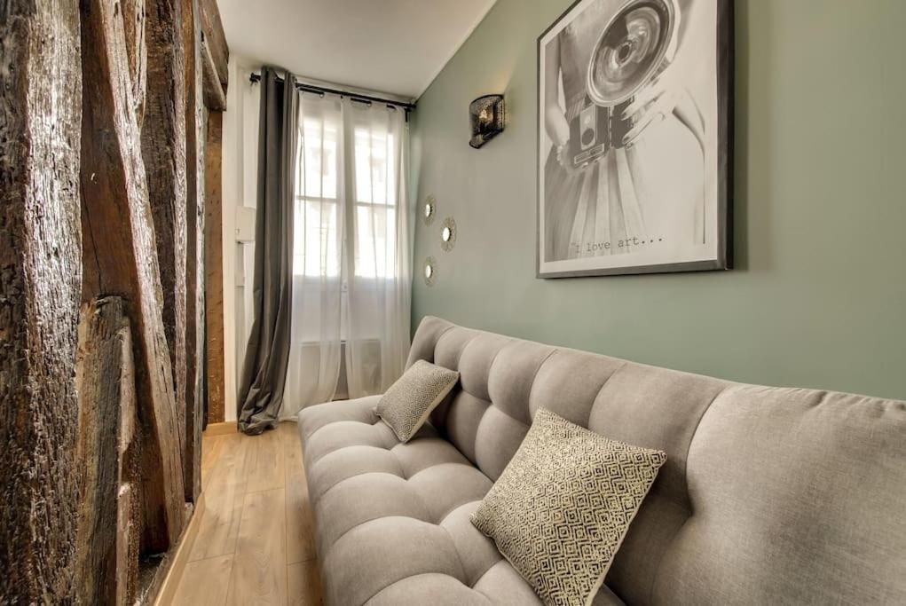 Beautiful Triplex in the Center of Paris