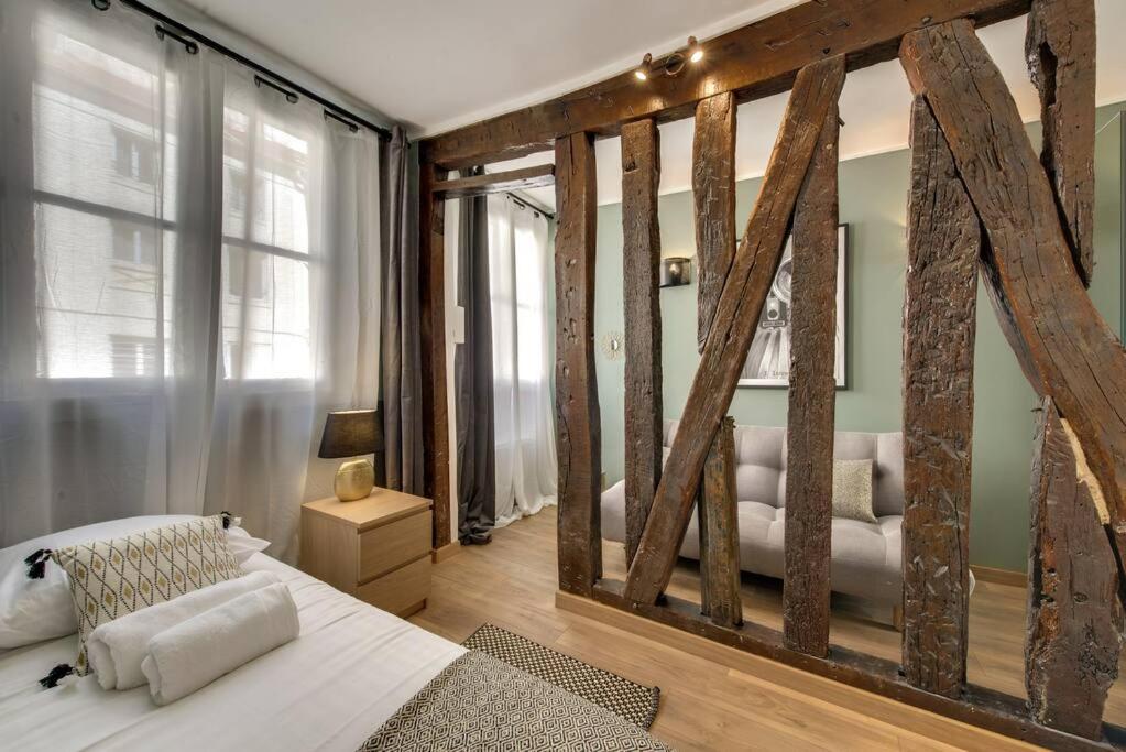 Beautiful Triplex in the Center of Paris