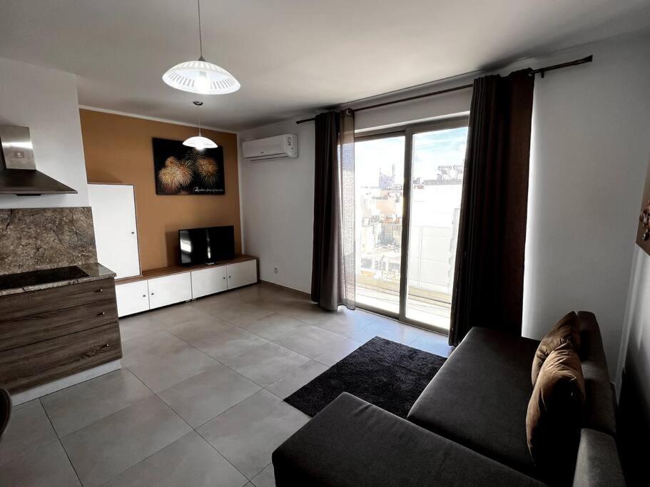 Mediterranea 2 Bedroom Smart Apartment photo 2