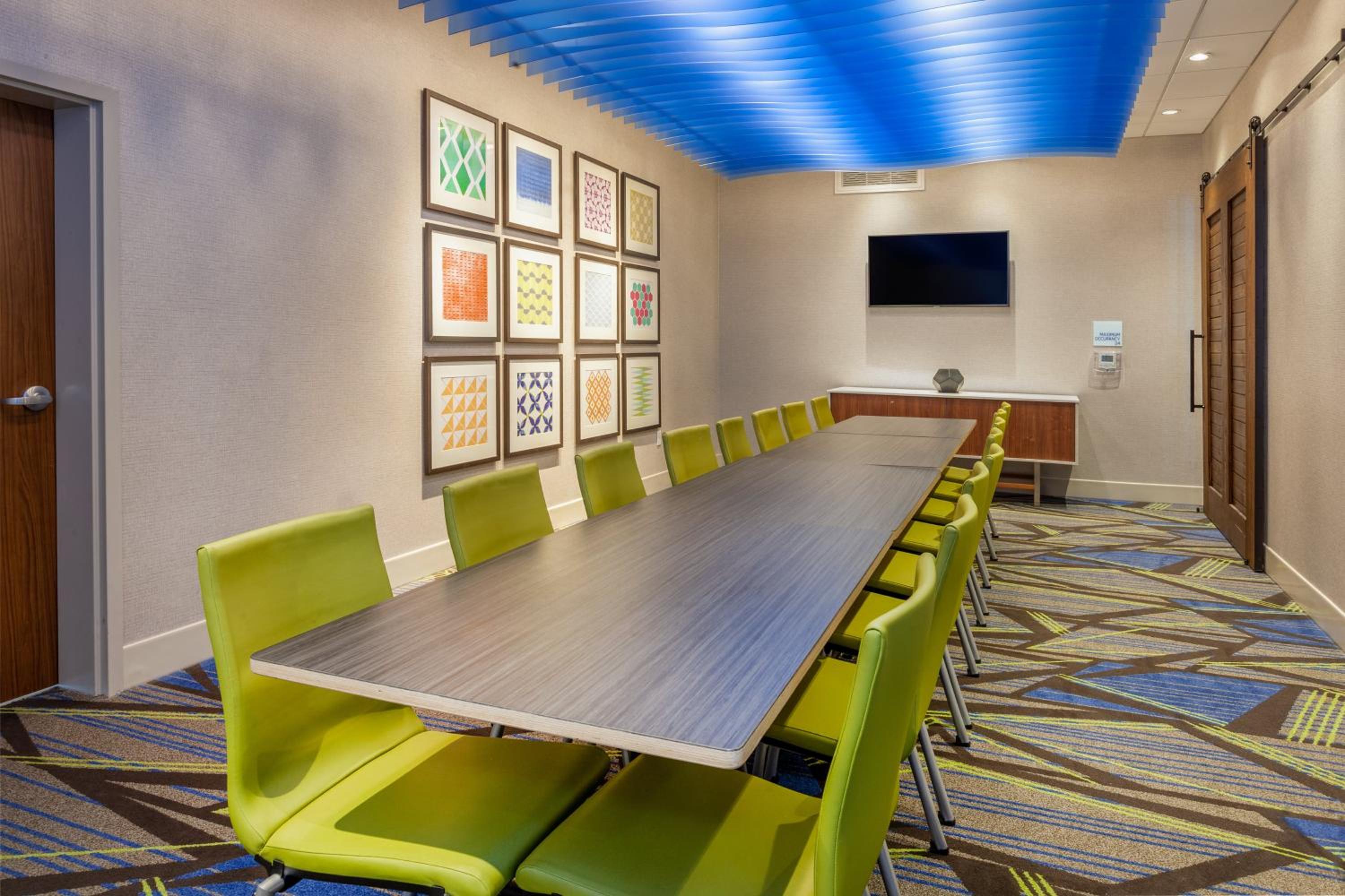 Brunswick Vacations - Holiday Inn Express Suites Brunswick-Harpers Ferry Area, an IHG Hotel - Property Image 69