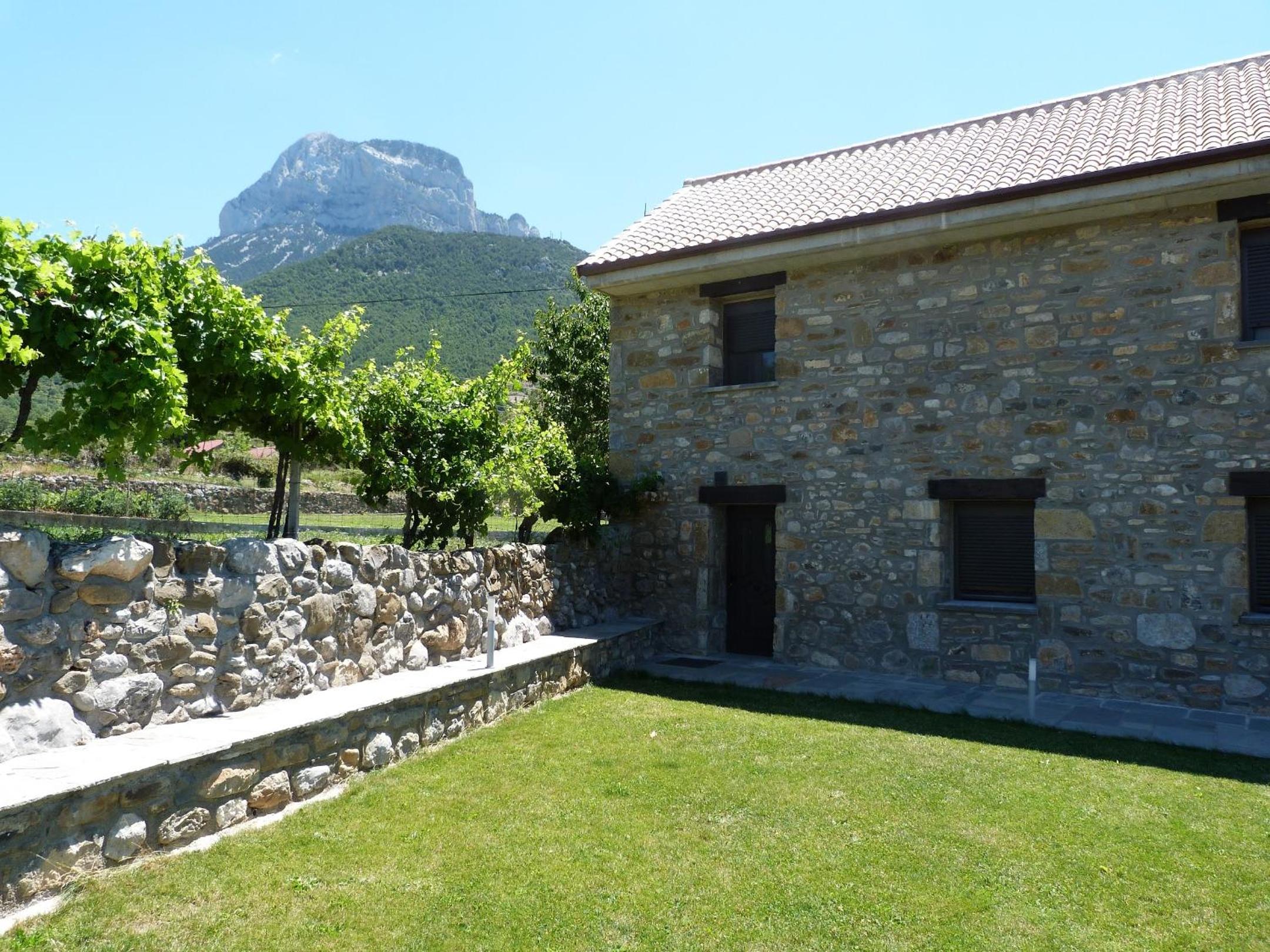 Puerta de Ordesa Garden