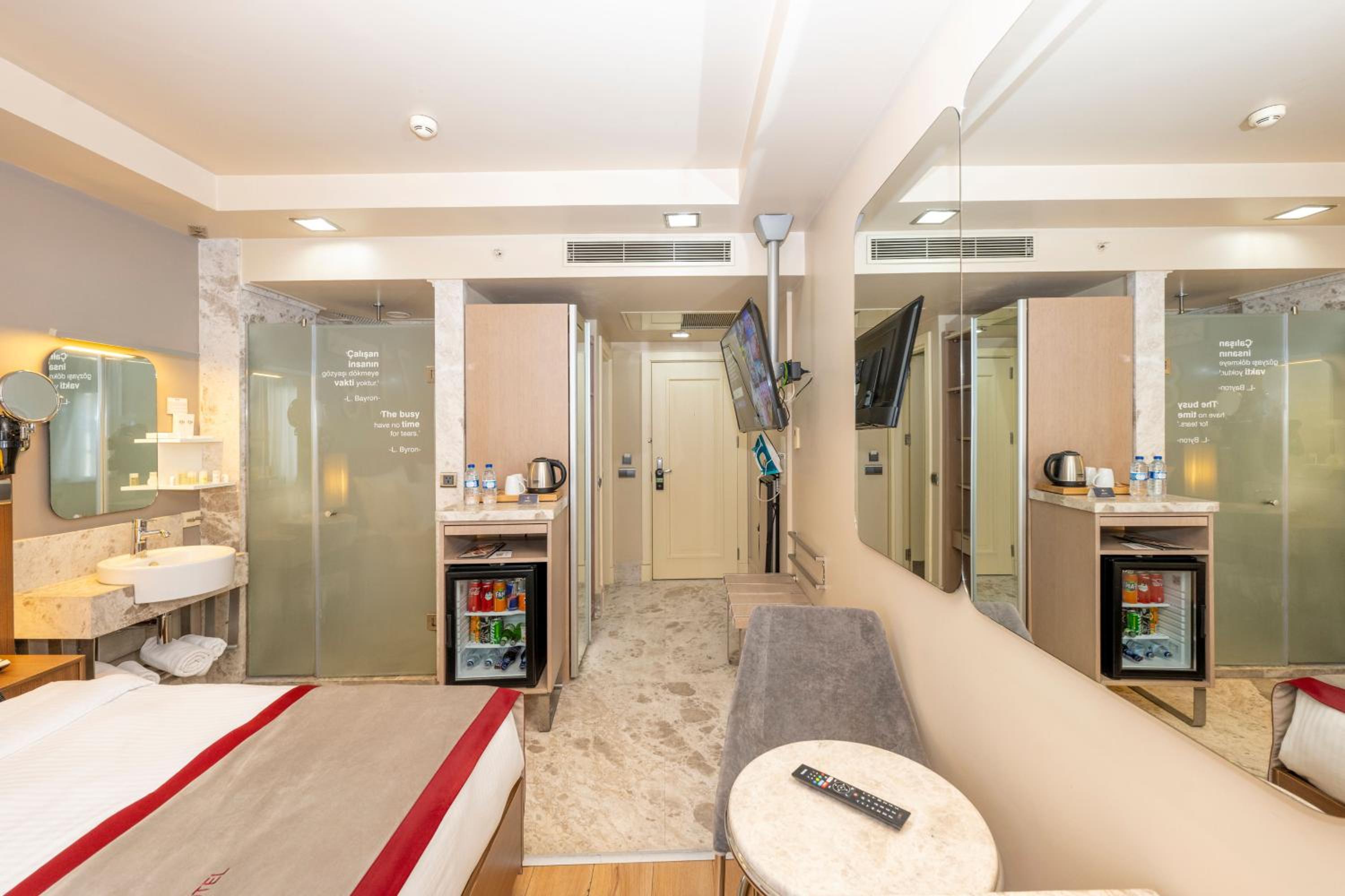 Ramada By Wyndham Istanbul Pera Taksim - Image 98