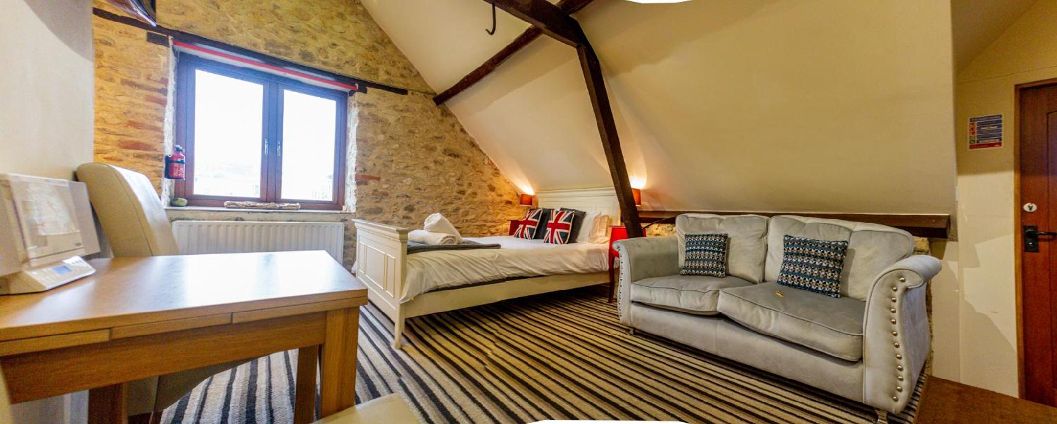 Hills Farm Stays