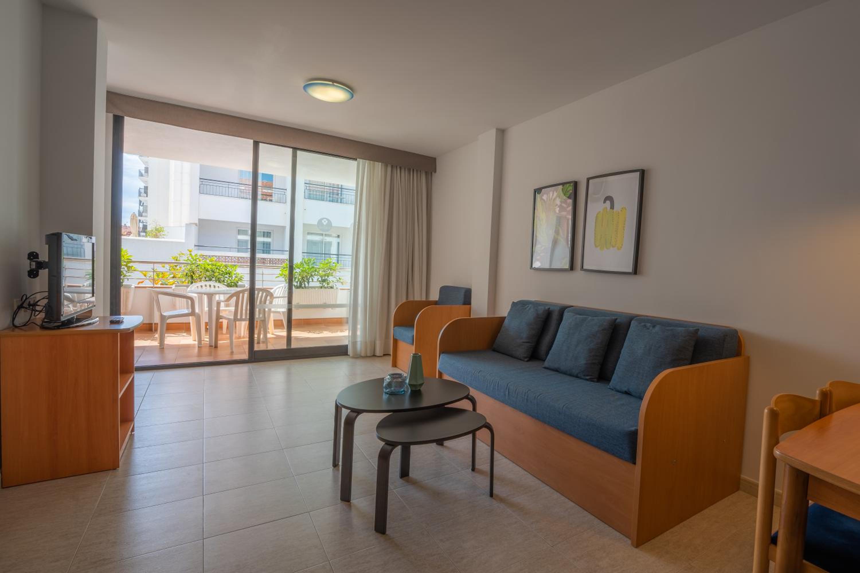 Beatrix 2000 - Caliu Apartments