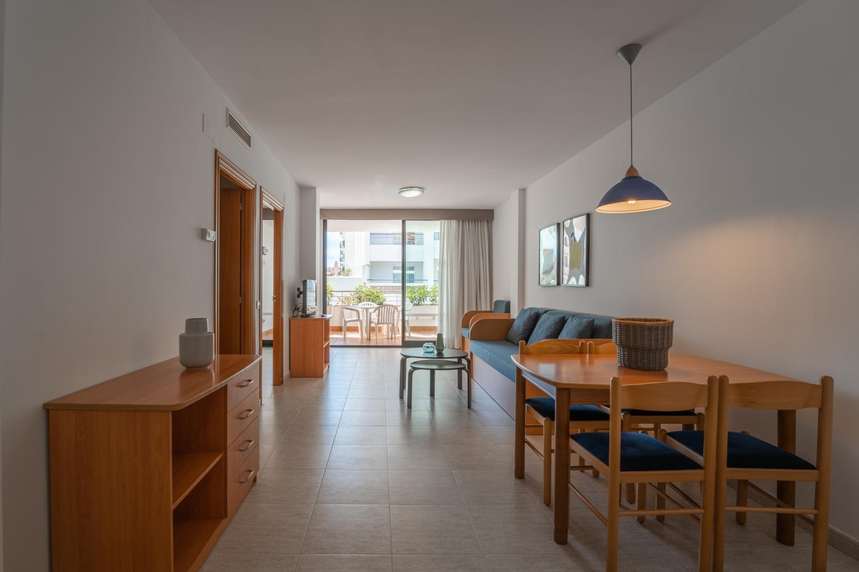 Beatrix 2000 - Caliu Apartments