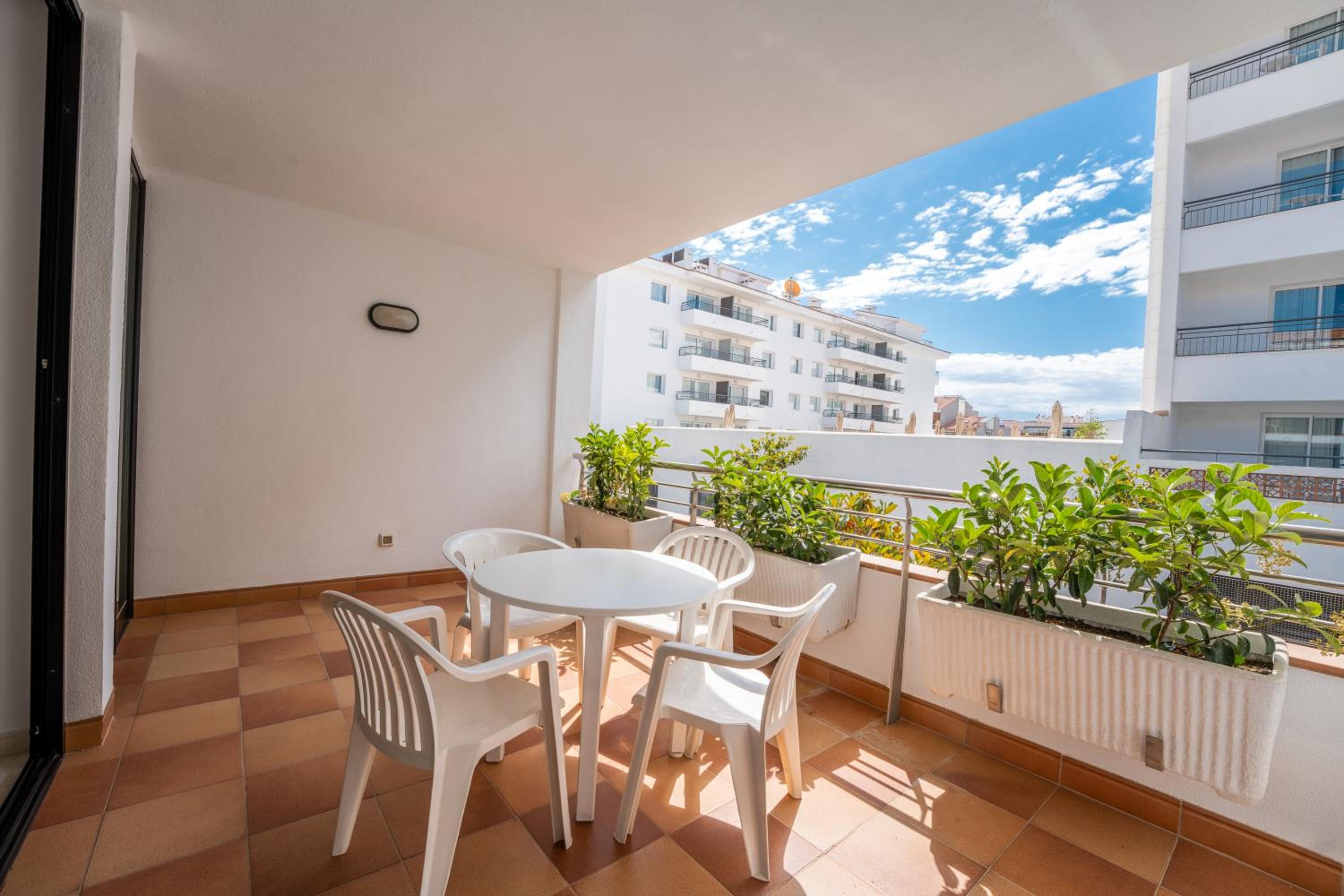 Beatrix 2000 - Caliu Apartments
