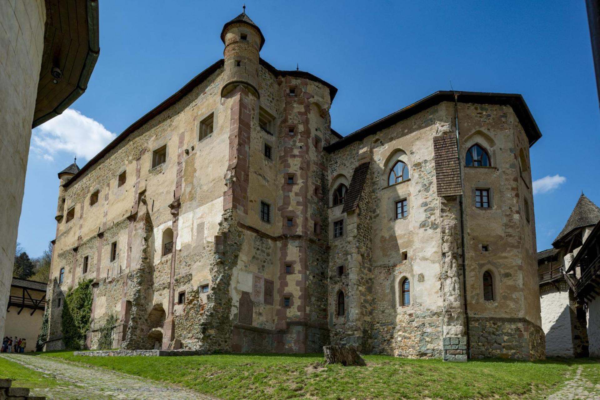 Photo 33