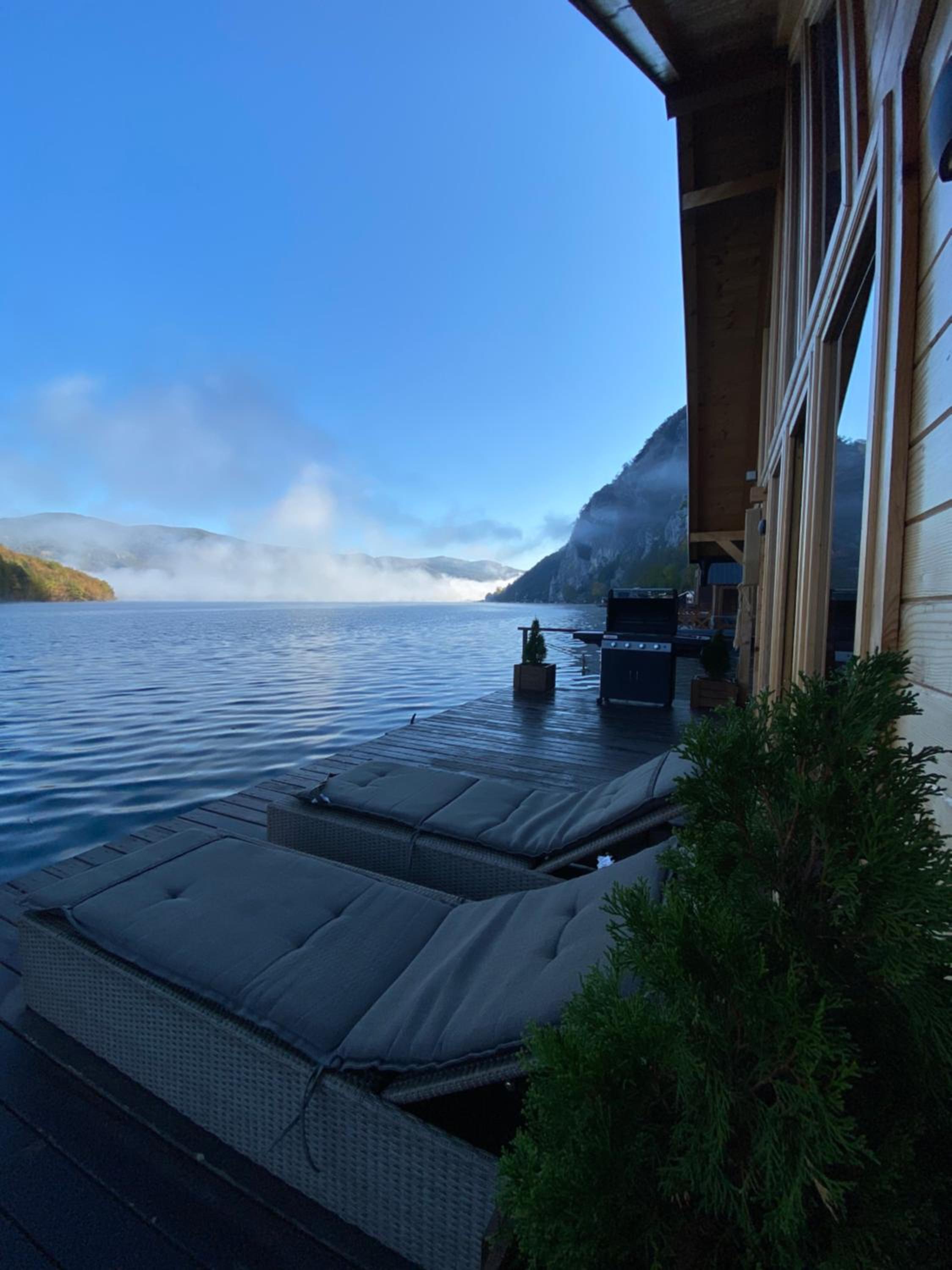 Floating House Perućac