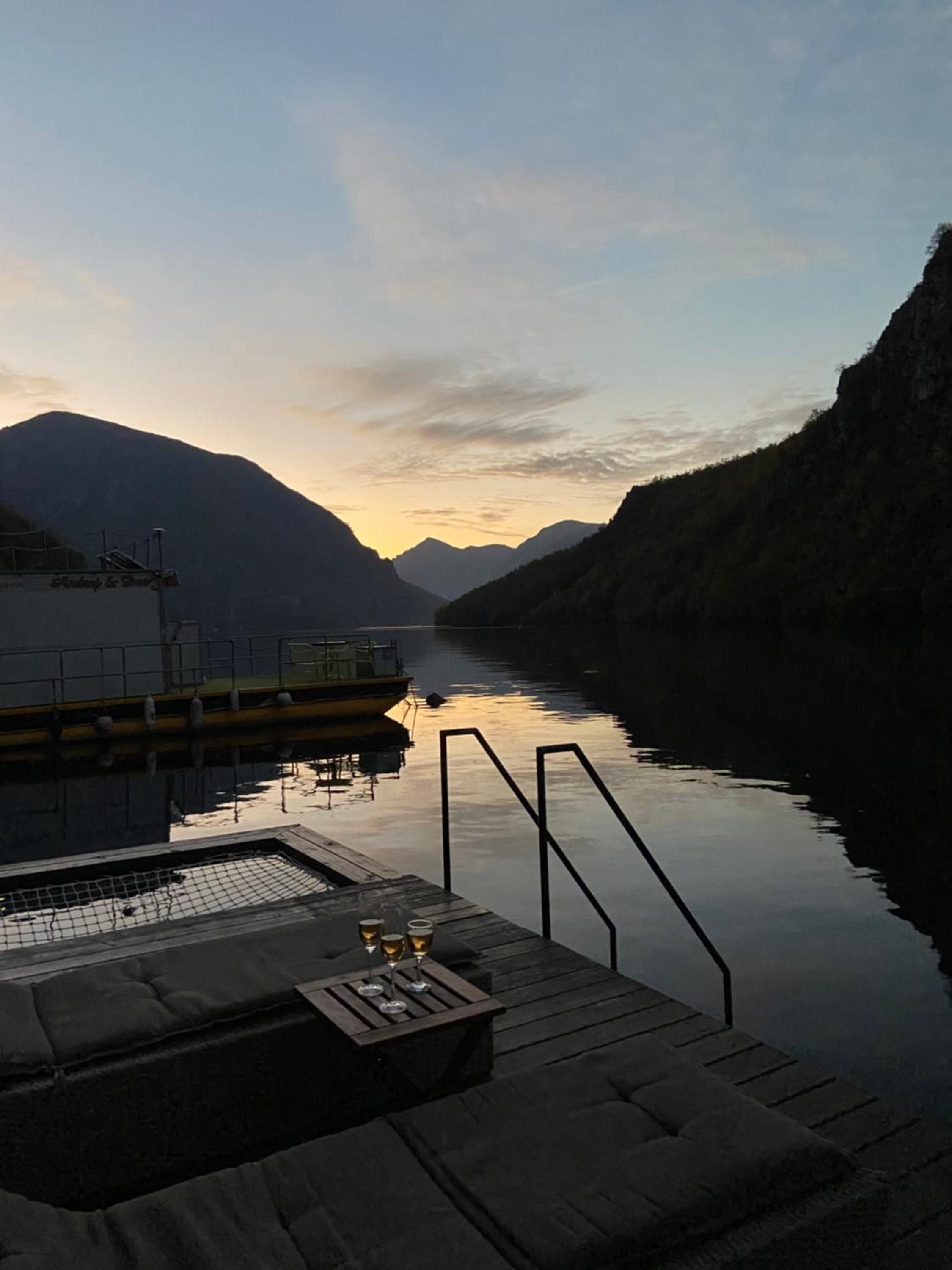 Floating House Perućac