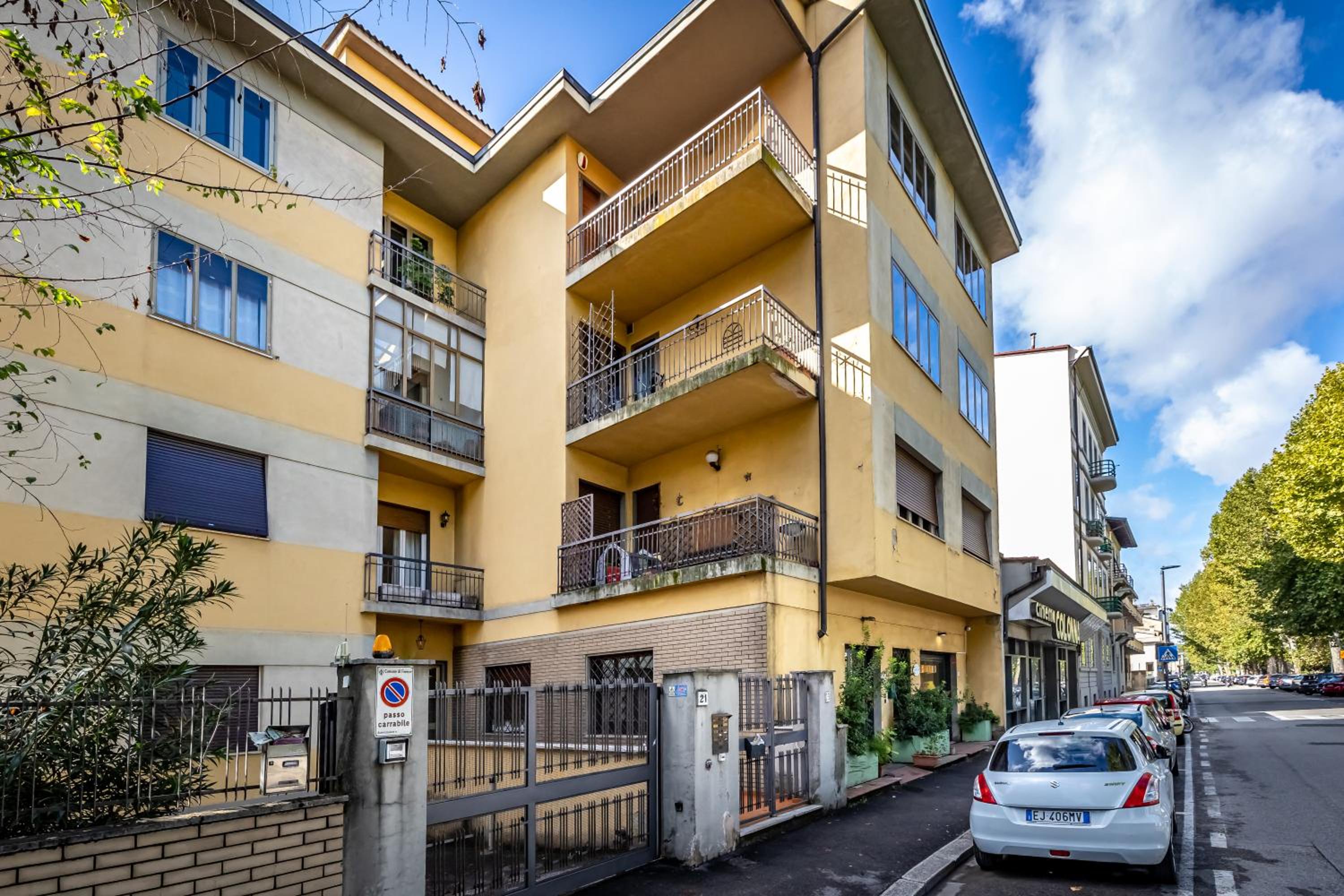 YiD Penthouse on Florence River with parking