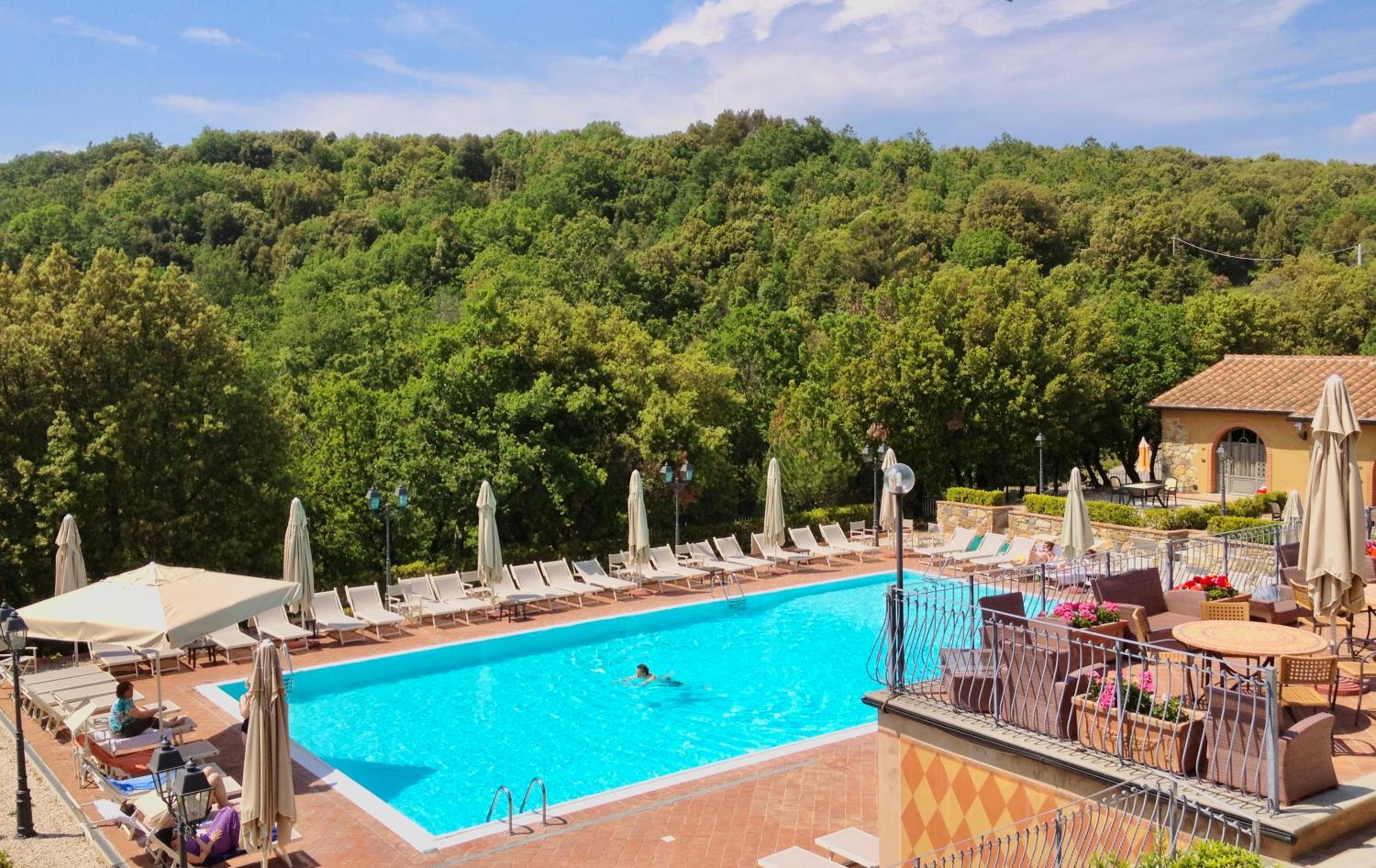 Apartments in residence with swimming pool in Monteverdi Marittimo photo 4