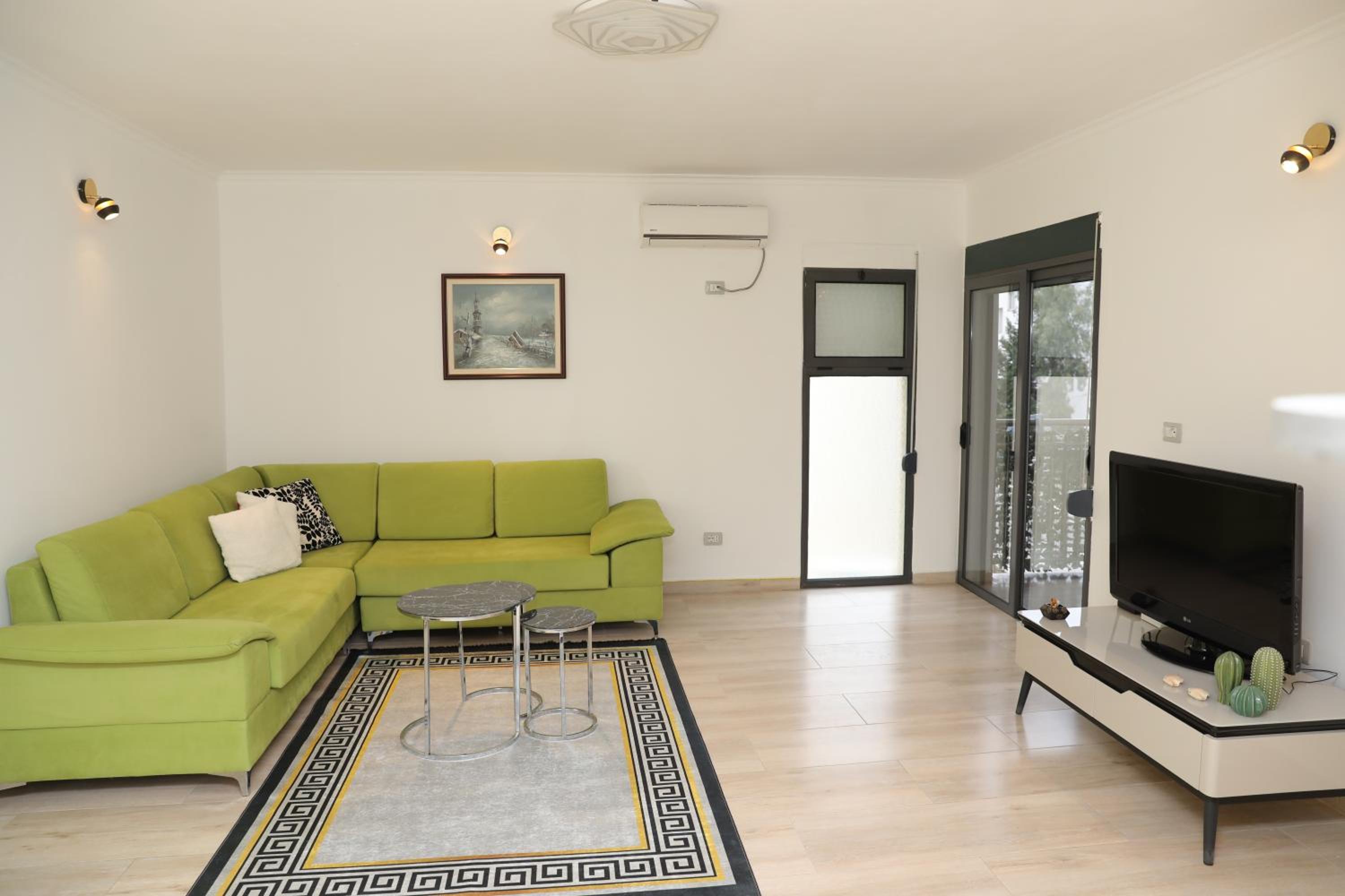 Melinda beach apartment