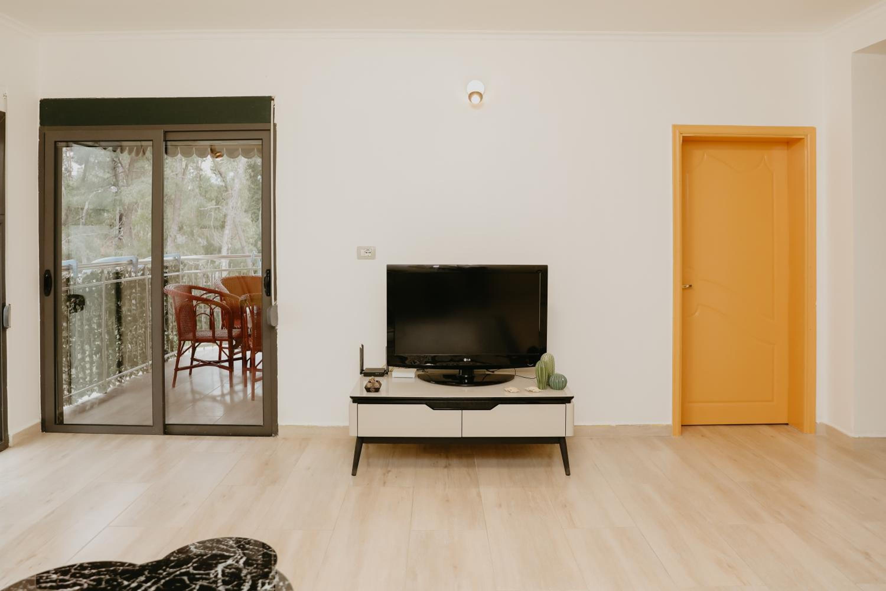 Melinda beach apartment